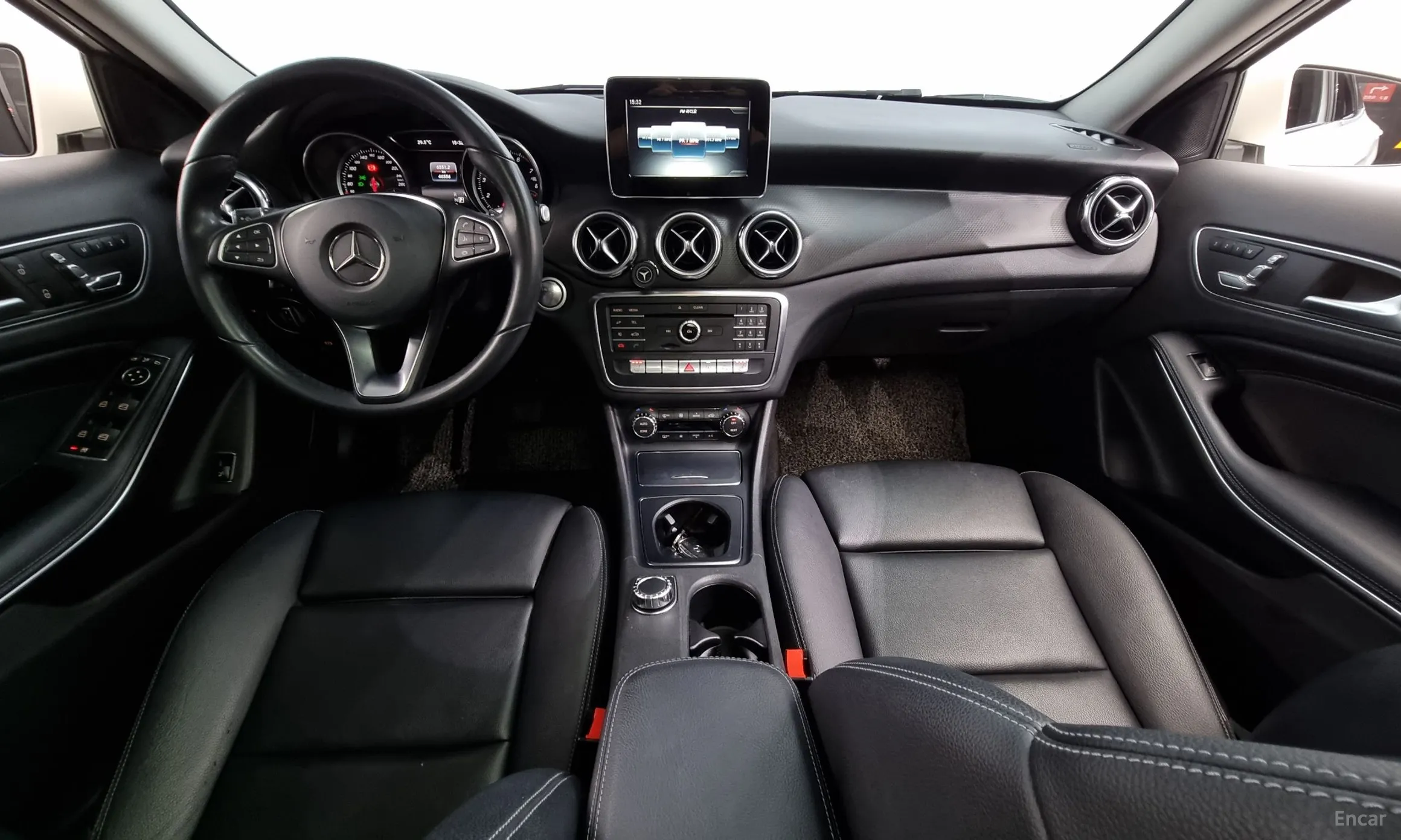Mercedes Benz GLA-Class X156 превью 4