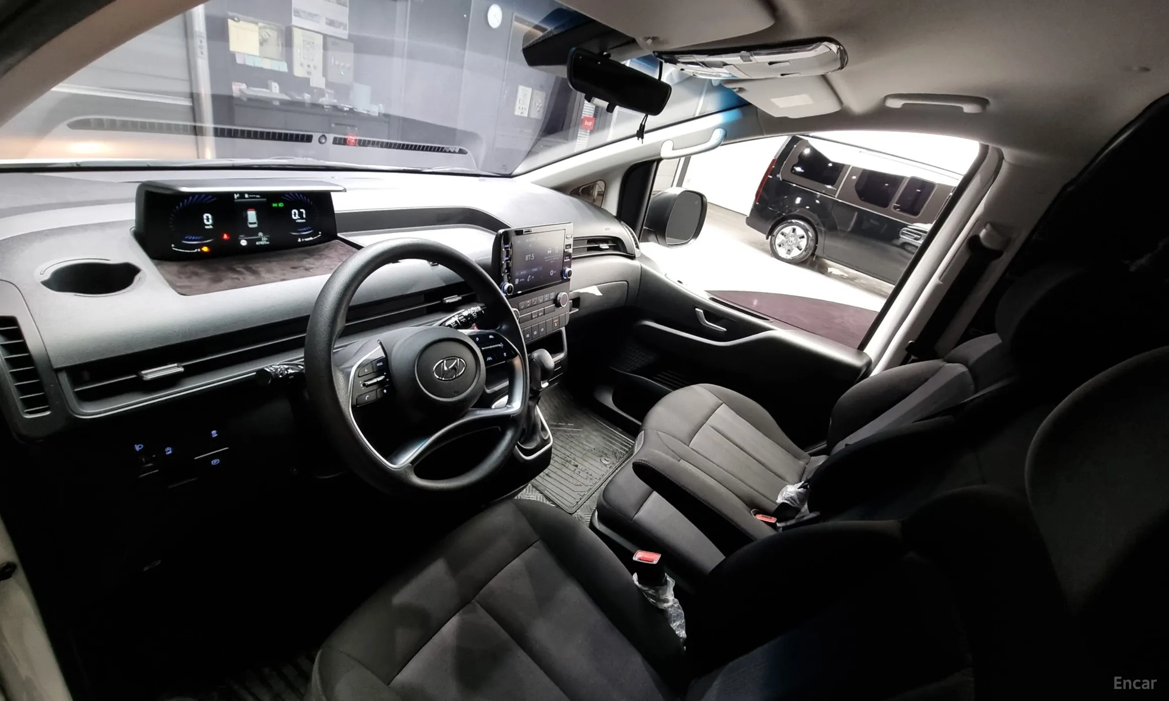 Hyundai Staria превью 4
