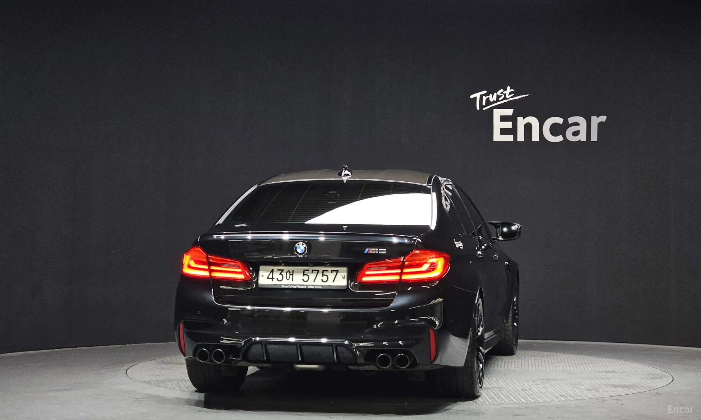 BMW M5 (F90) превью 3