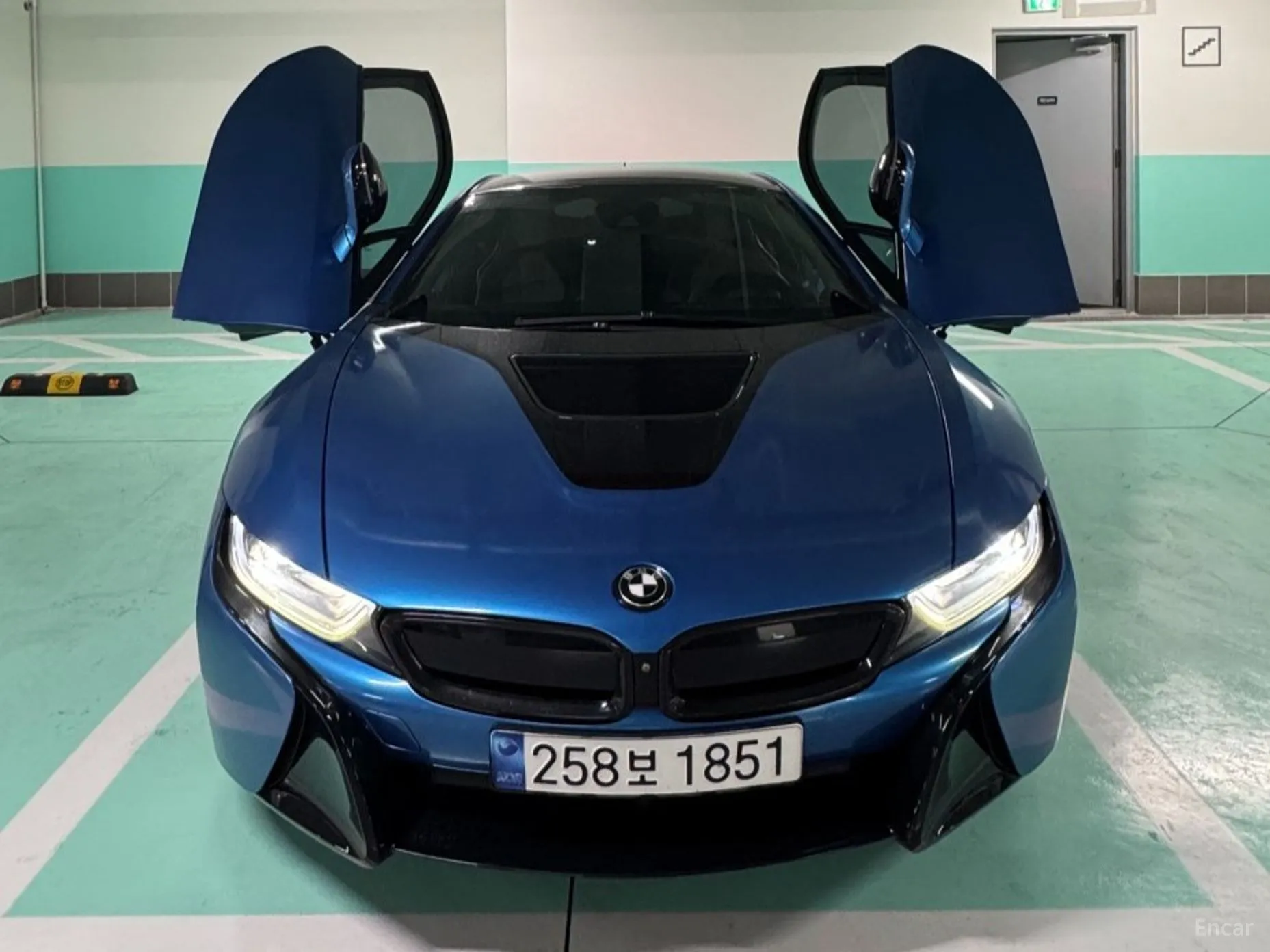 BMW i8