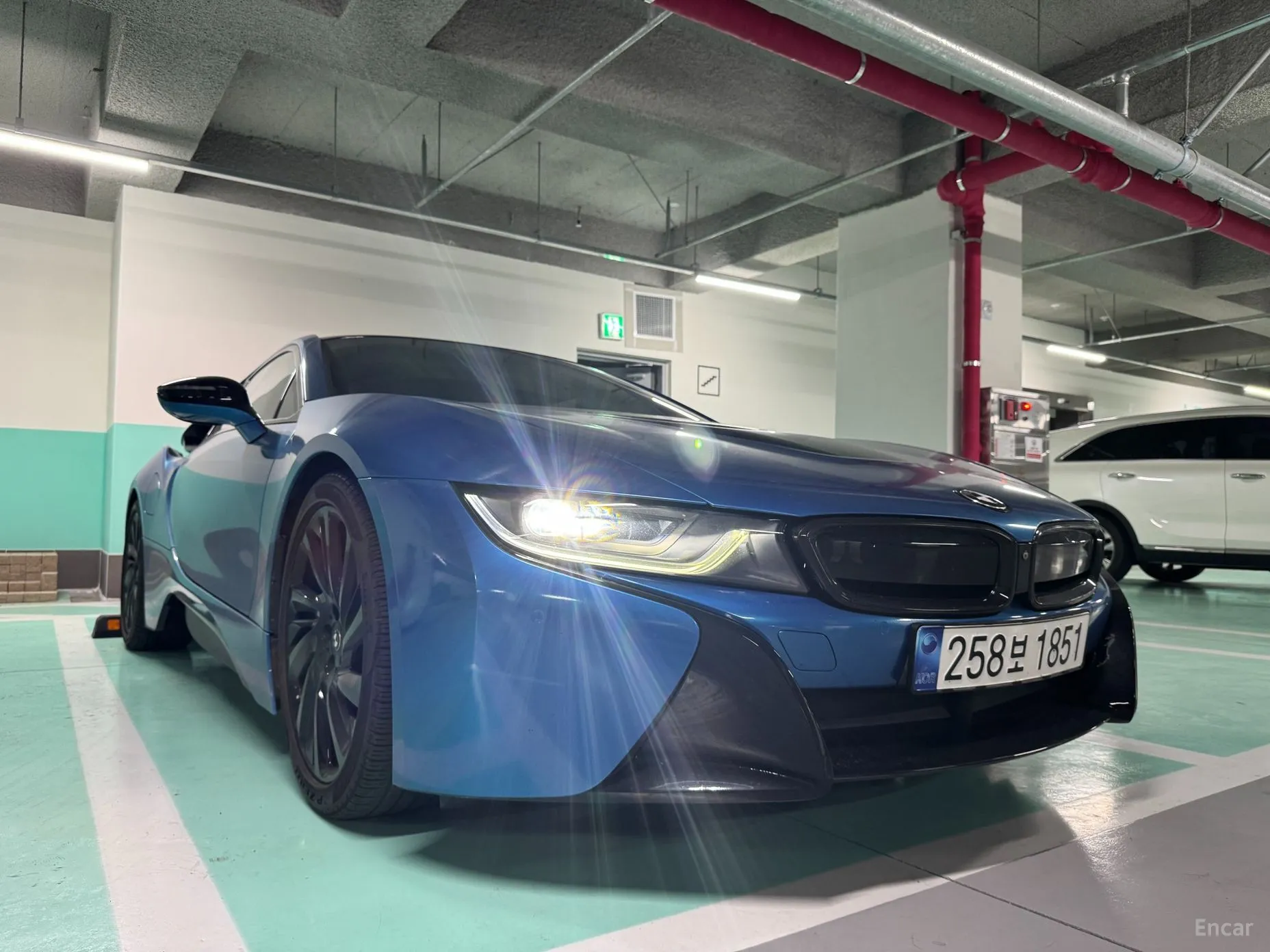 BMW i8