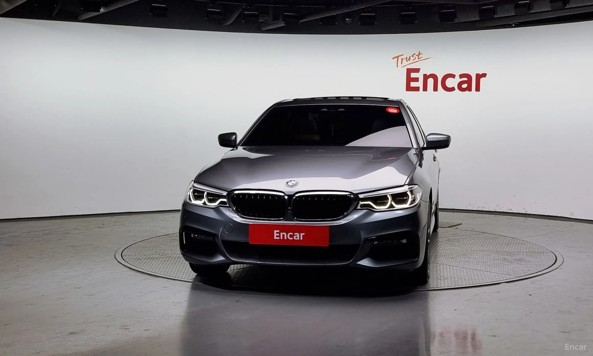 BMW 5 Series (G30) превью 2