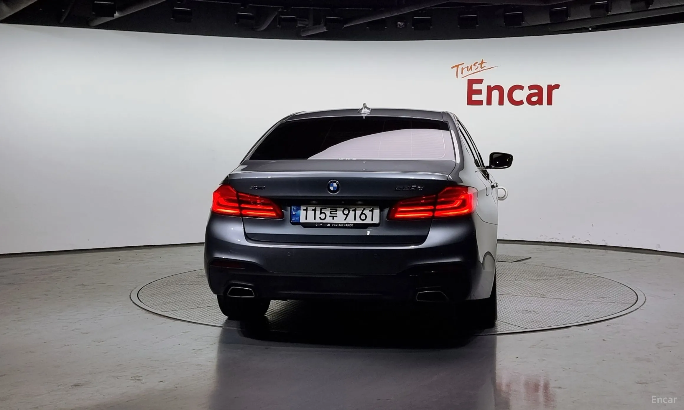 BMW 5 Series (G30) превью 3