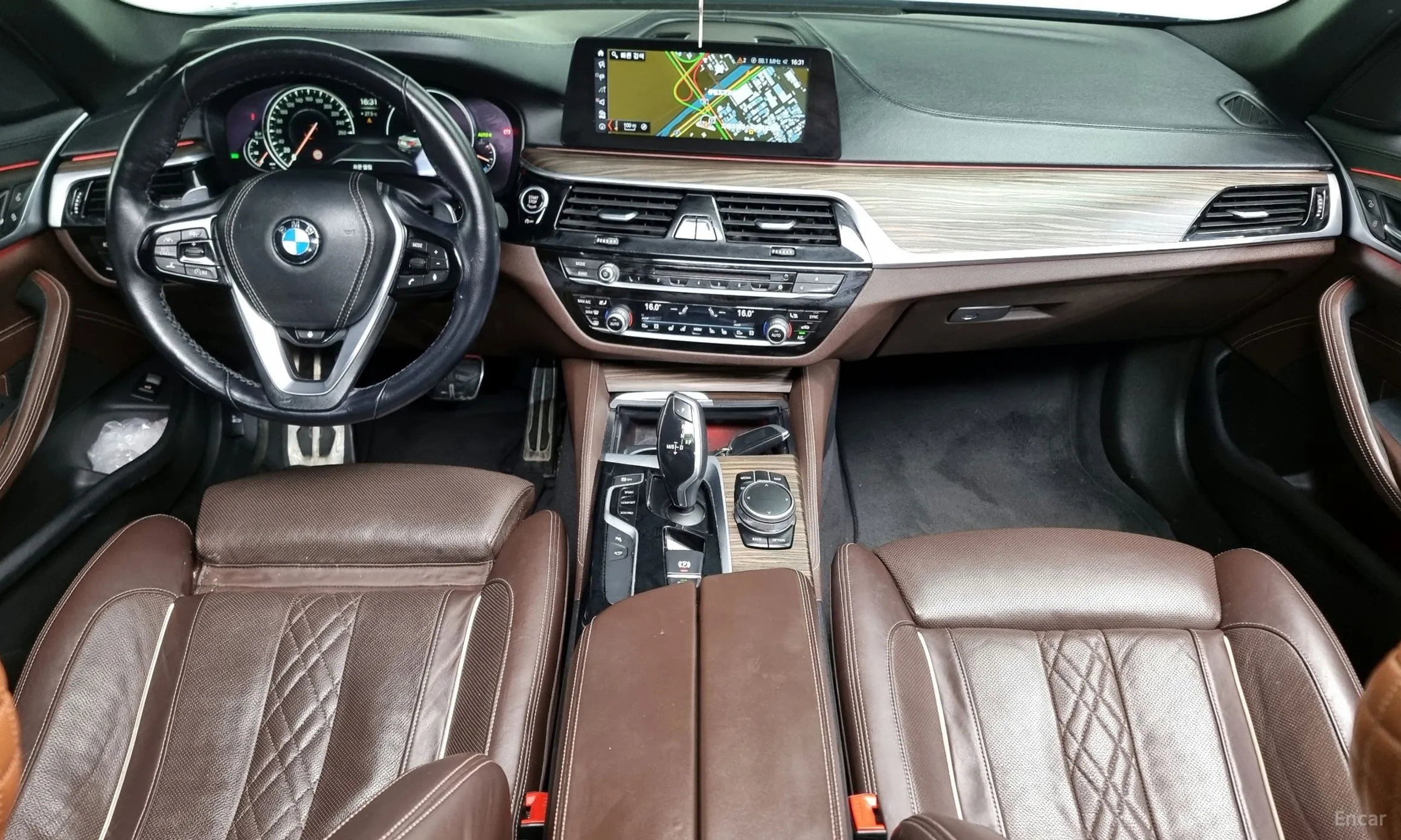 BMW 5 Series (G30) превью 4