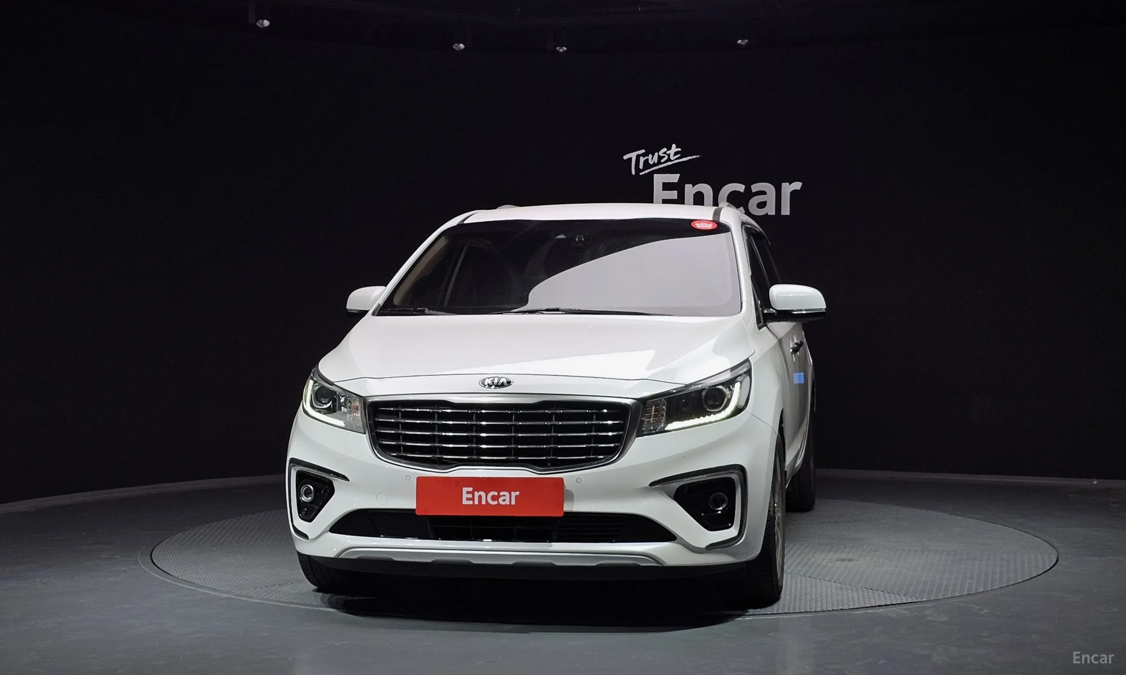 Kia Carnival превью 2