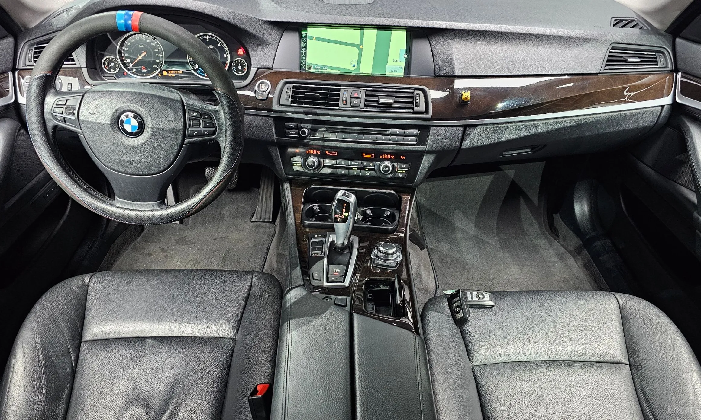 BMW 5 Series (F10) превью 4