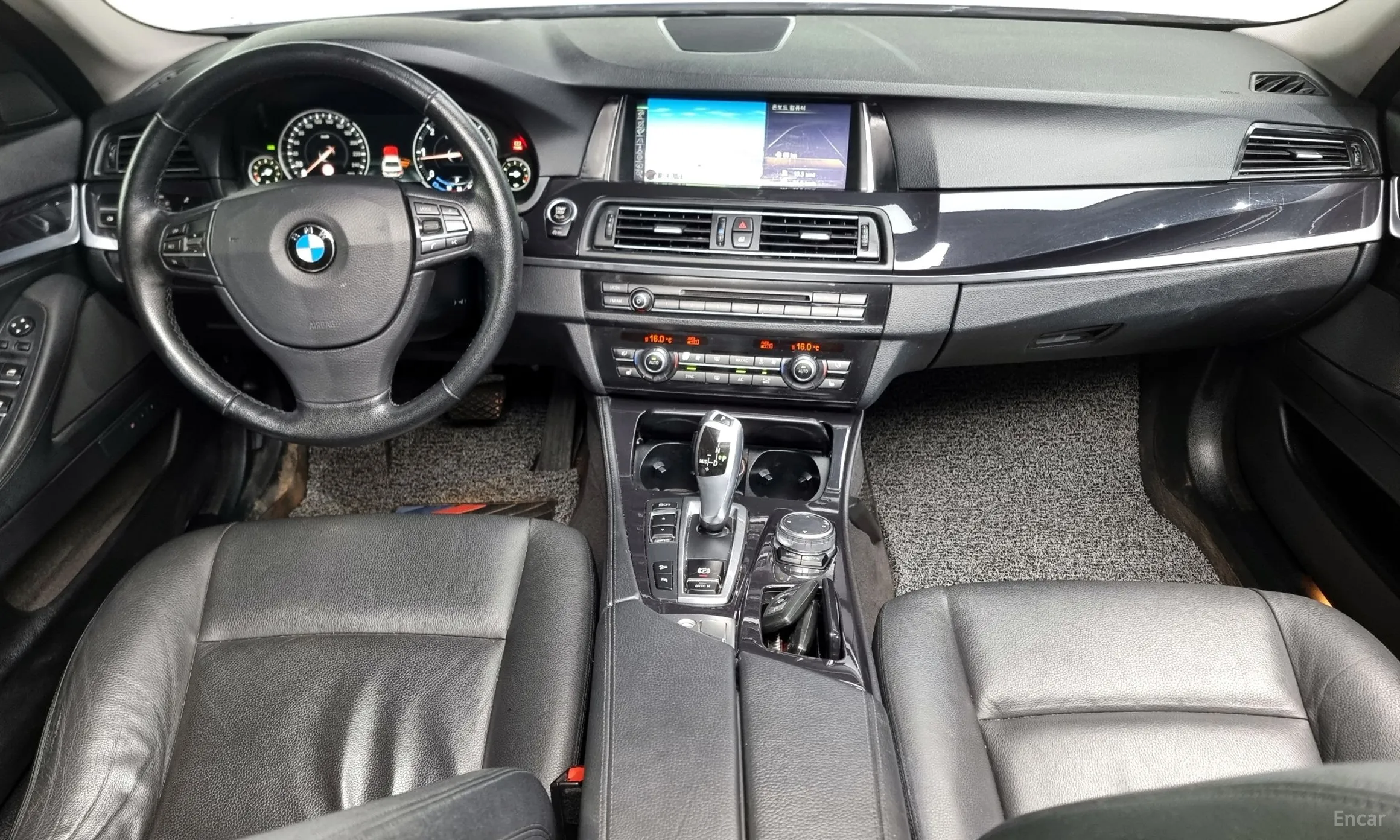 BMW 5 Series (F10) превью 4