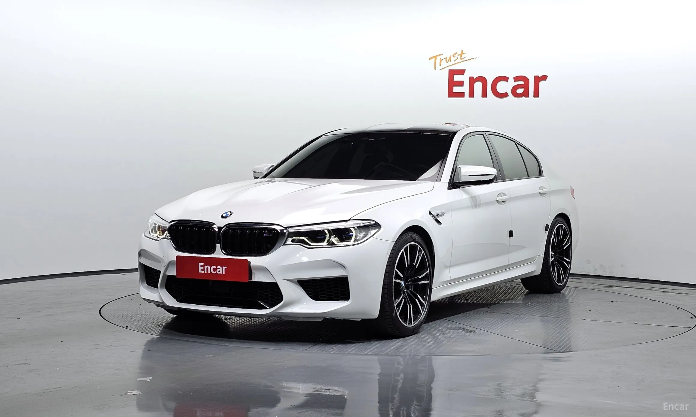 BMW M5 (F90)