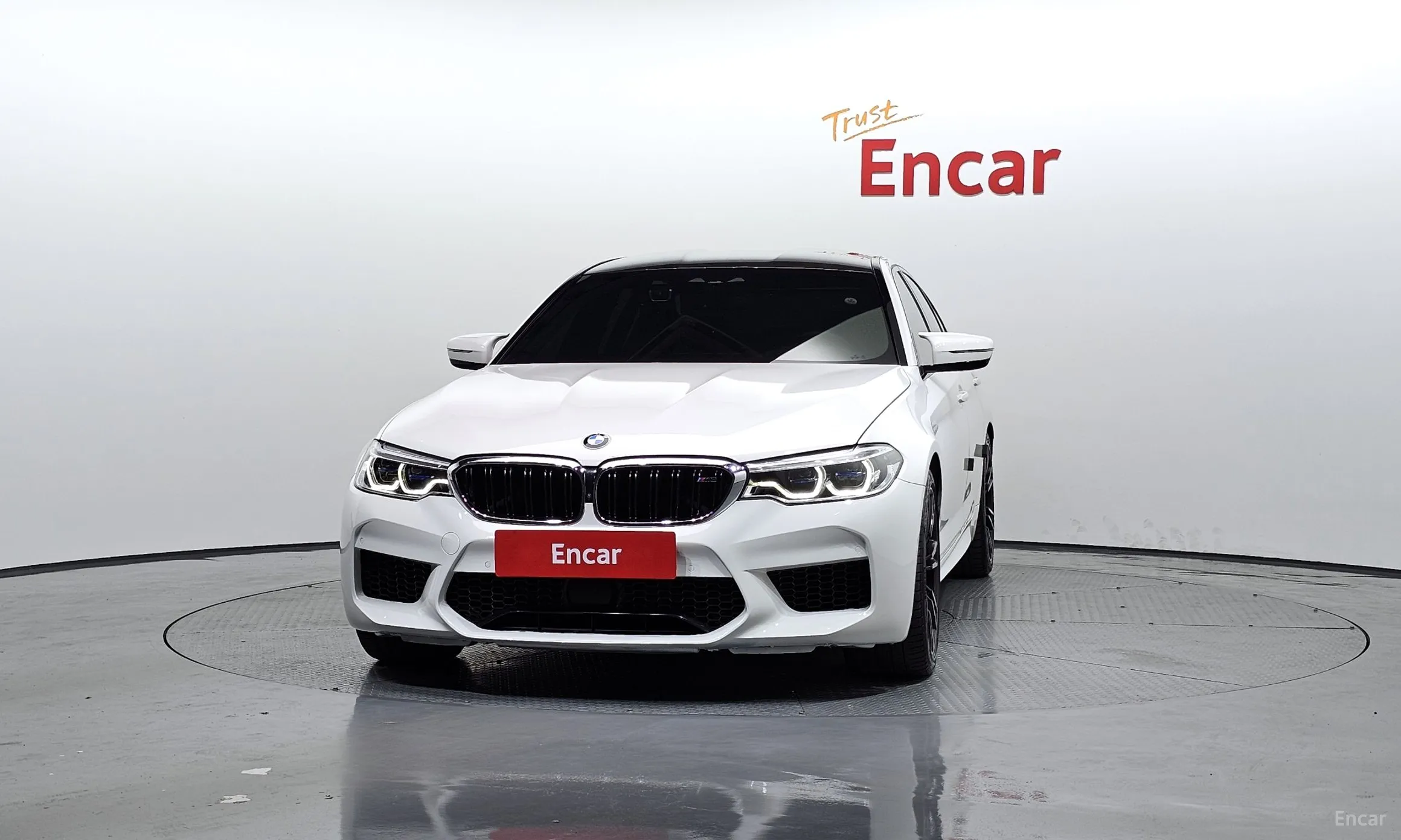 BMW M5 (F90)
