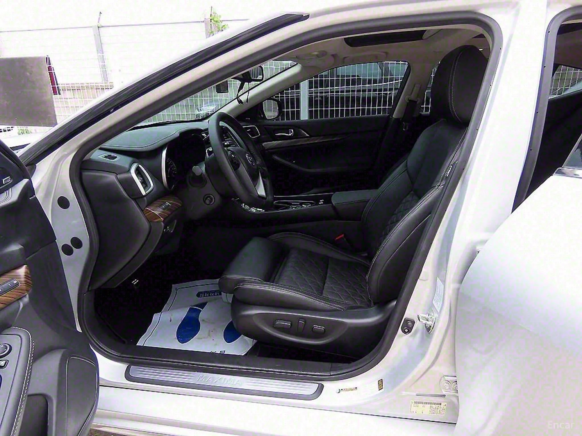 Nissan Maxima (A36) превью 5
