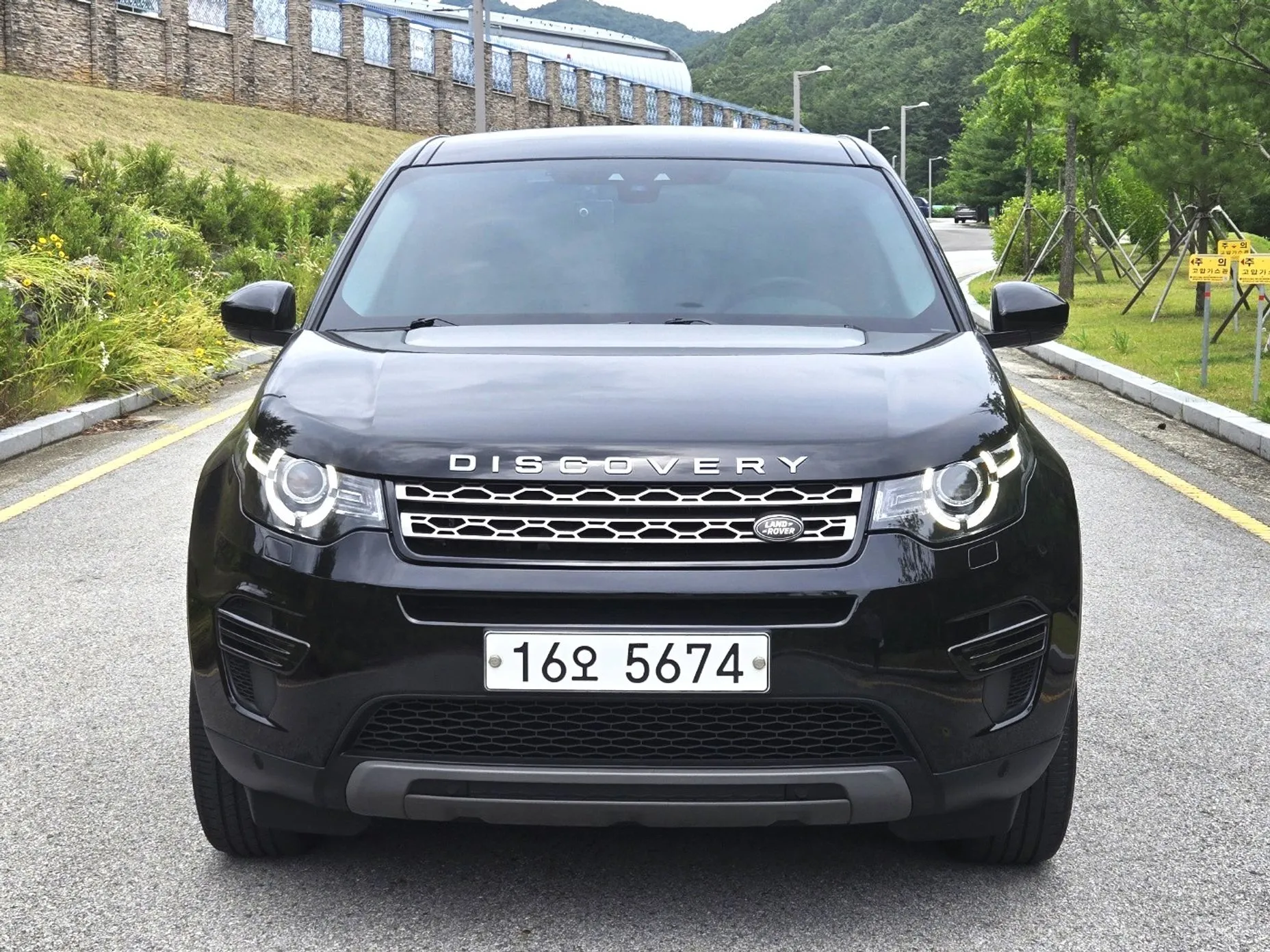 Land Rover Discovery Sports превью 2