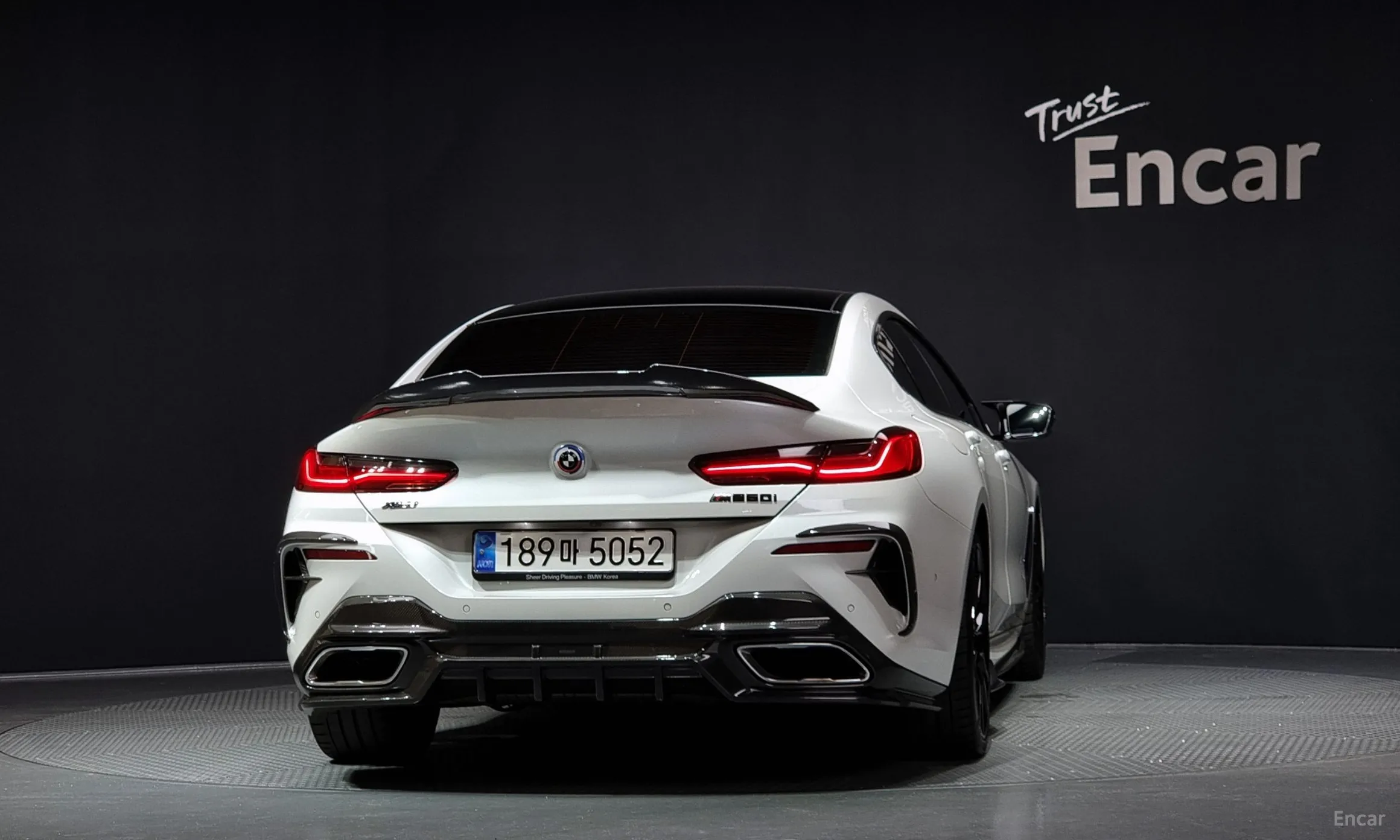 BMW 8-series (G15) превью 3