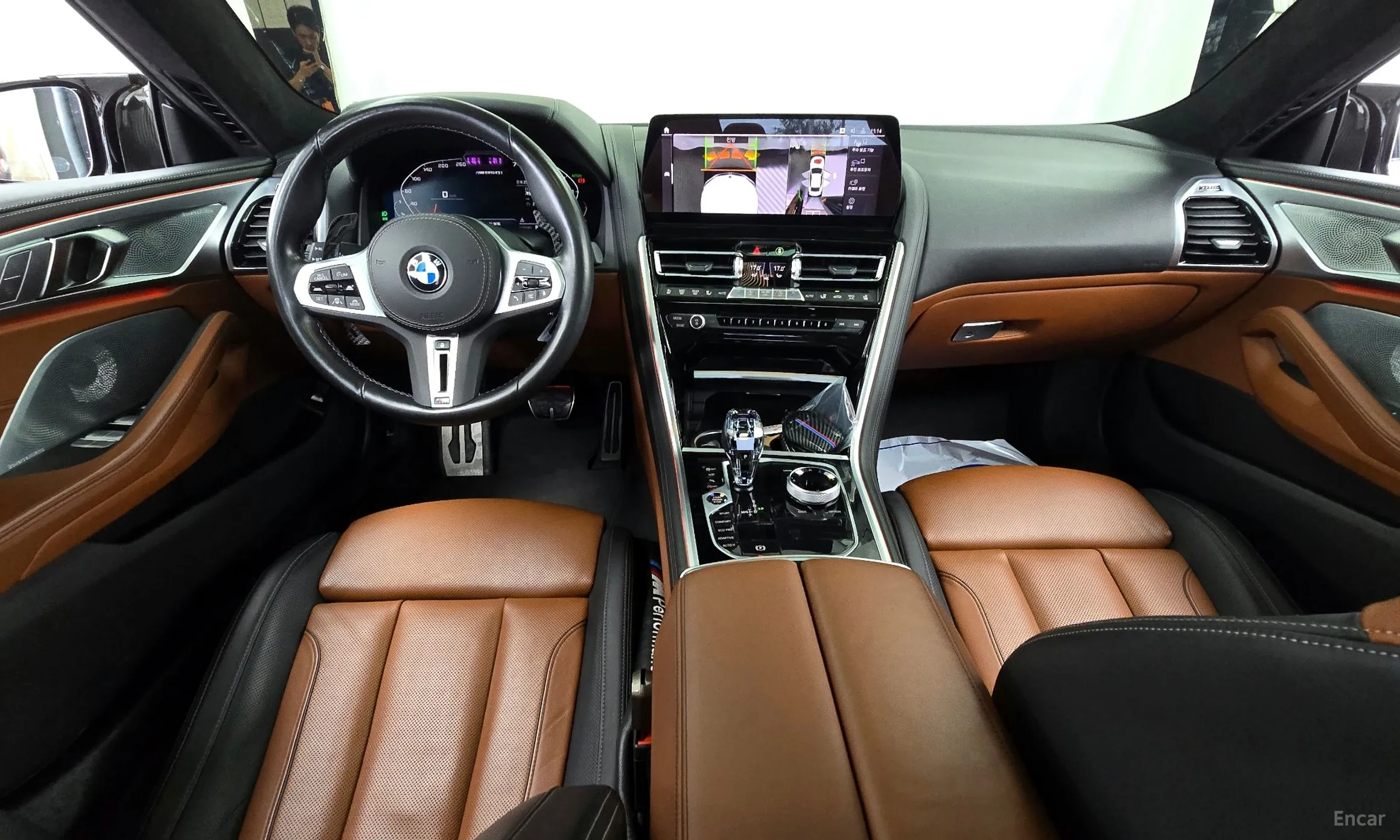 BMW 8-series (G15) превью 4