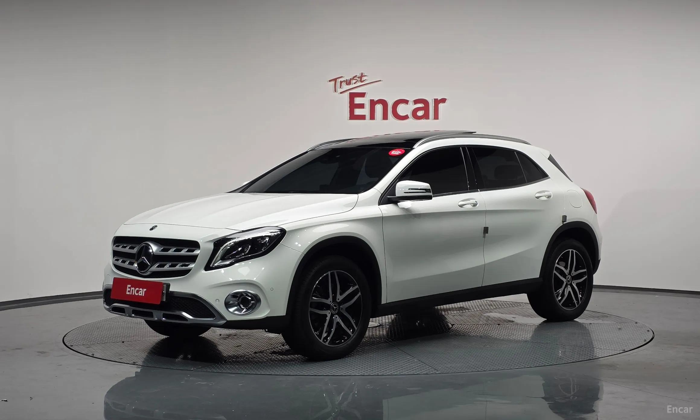 Mercedes Benz GLA-Class X156