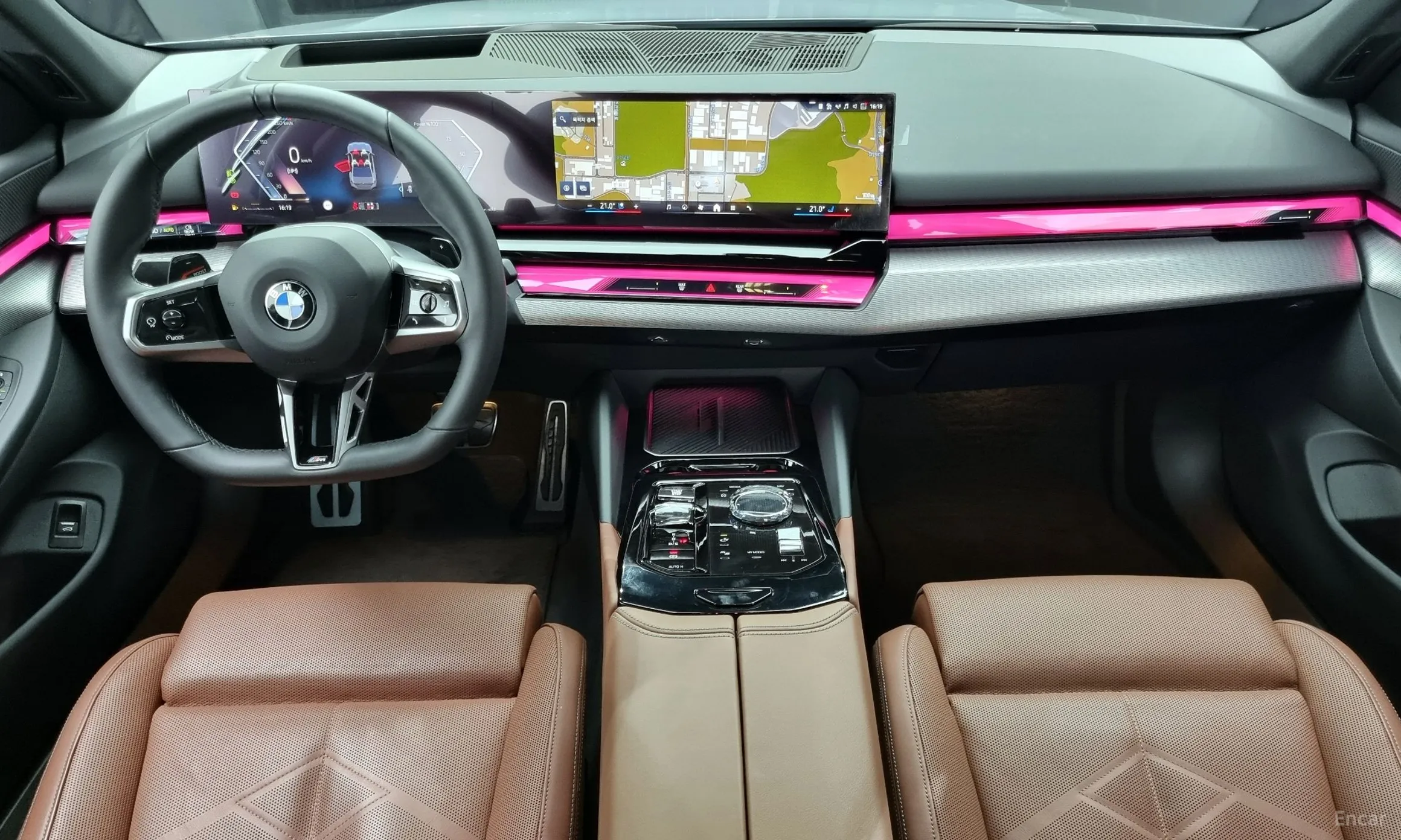 BMW 5 Series (G60) превью 4