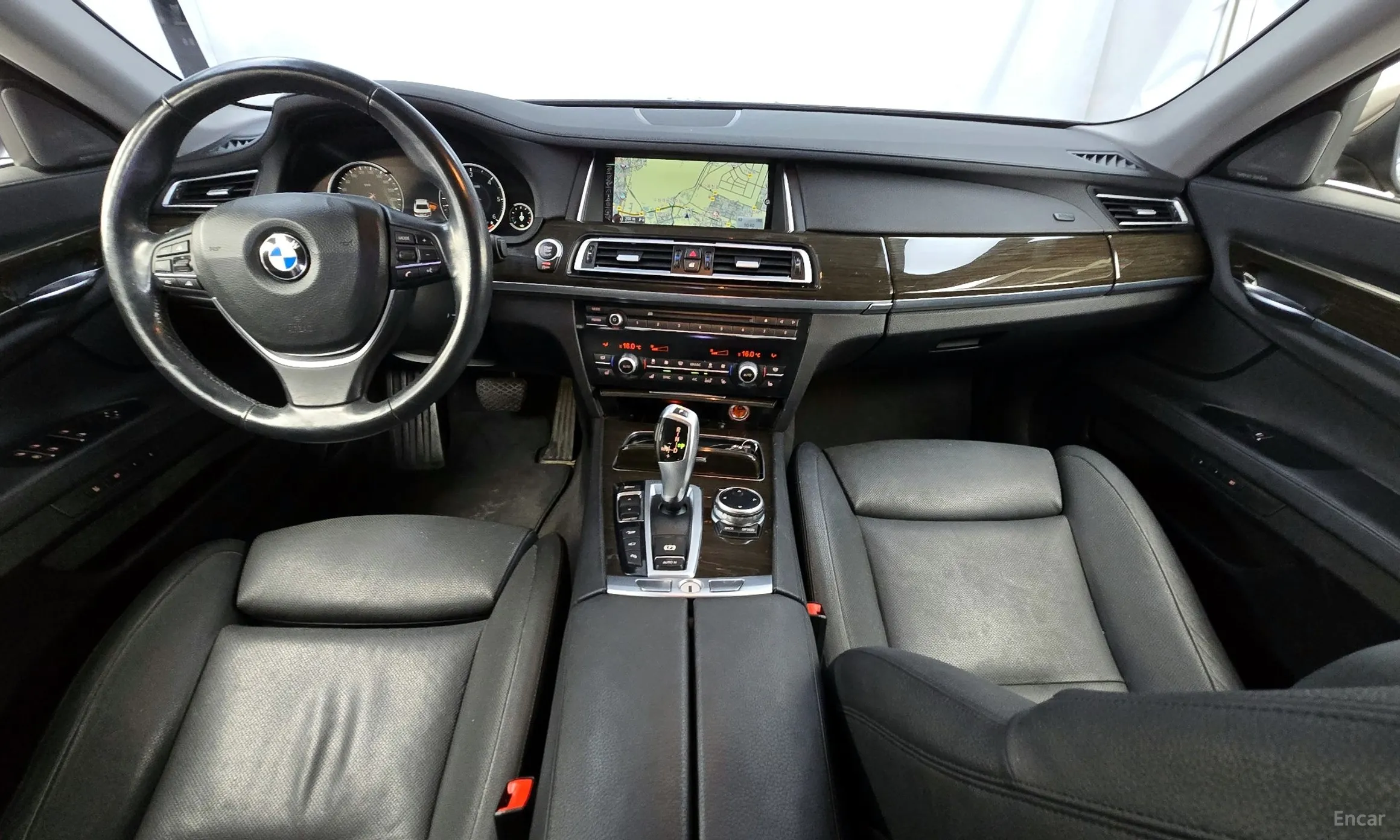 BMW 7 Series (F01) превью 4