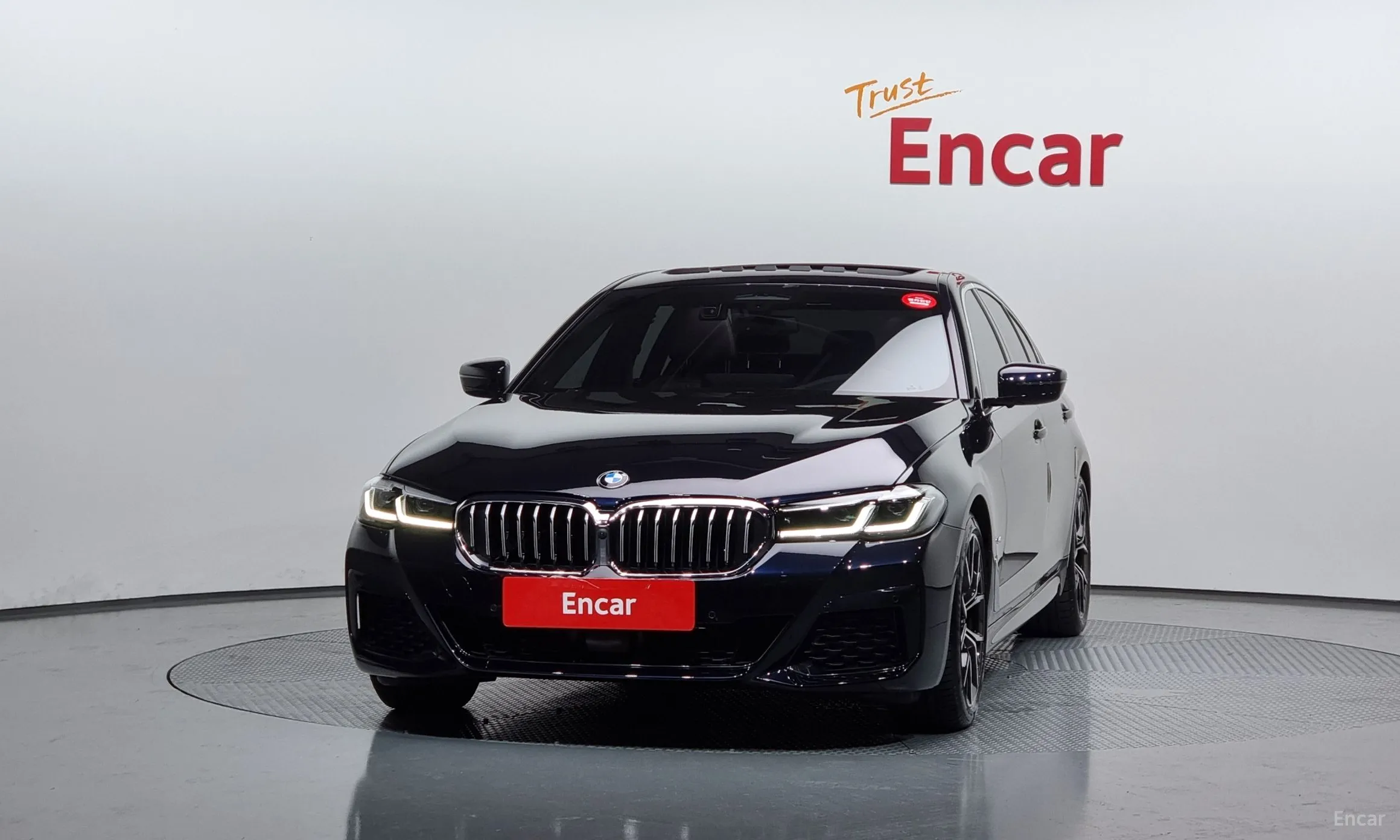 BMW 5 Series (G30) превью 2