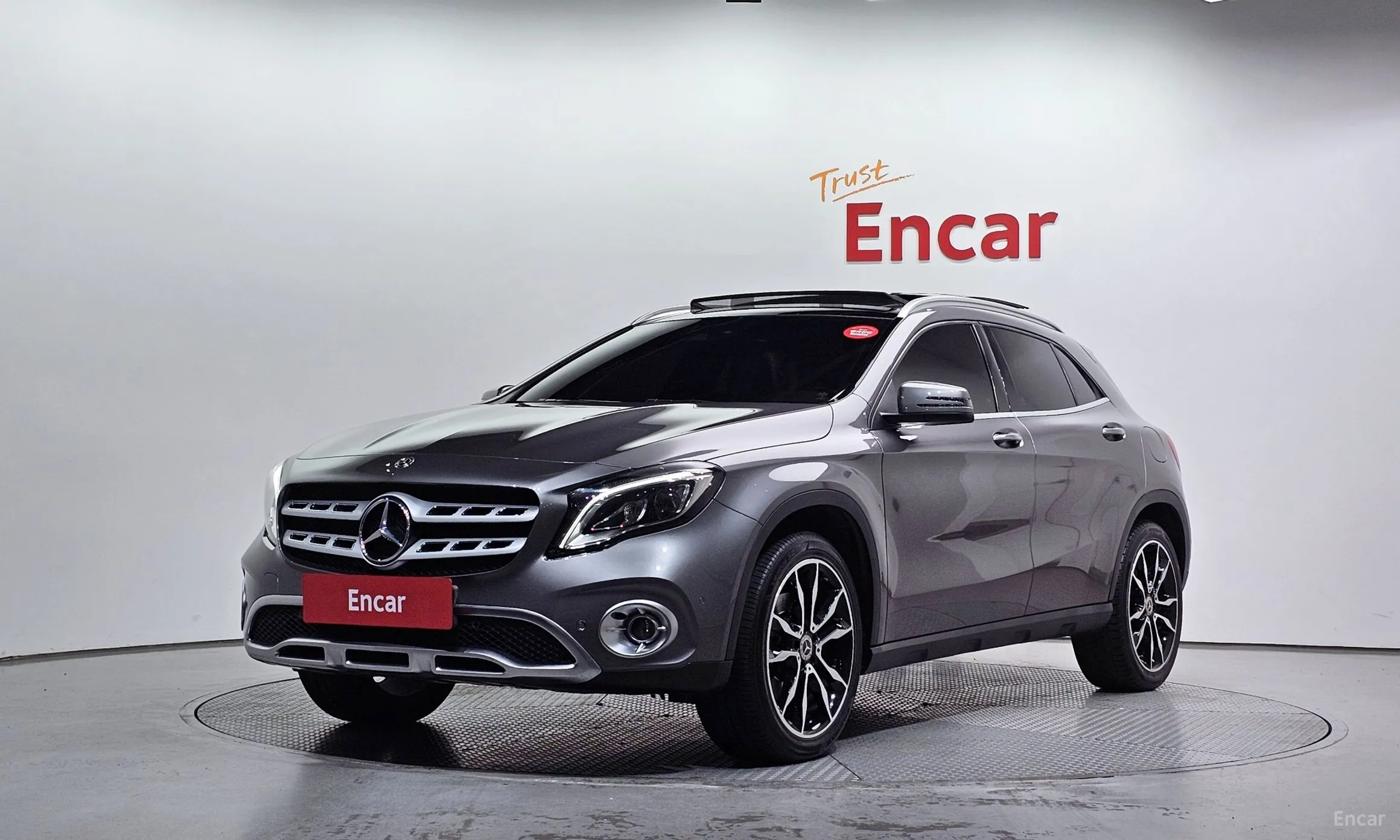 Mercedes Benz GLA-Class X156