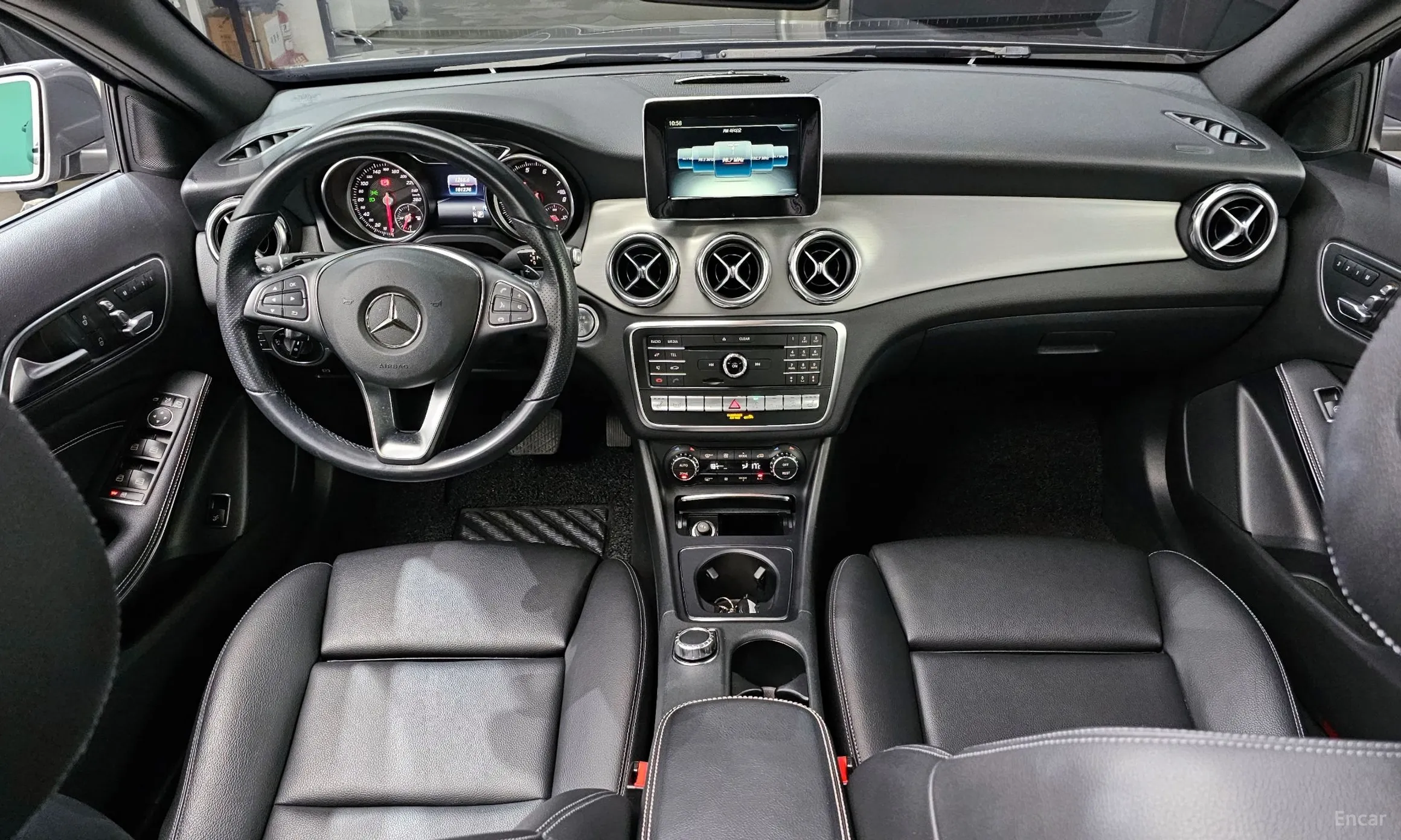 Mercedes Benz GLA-Class X156 превью 4