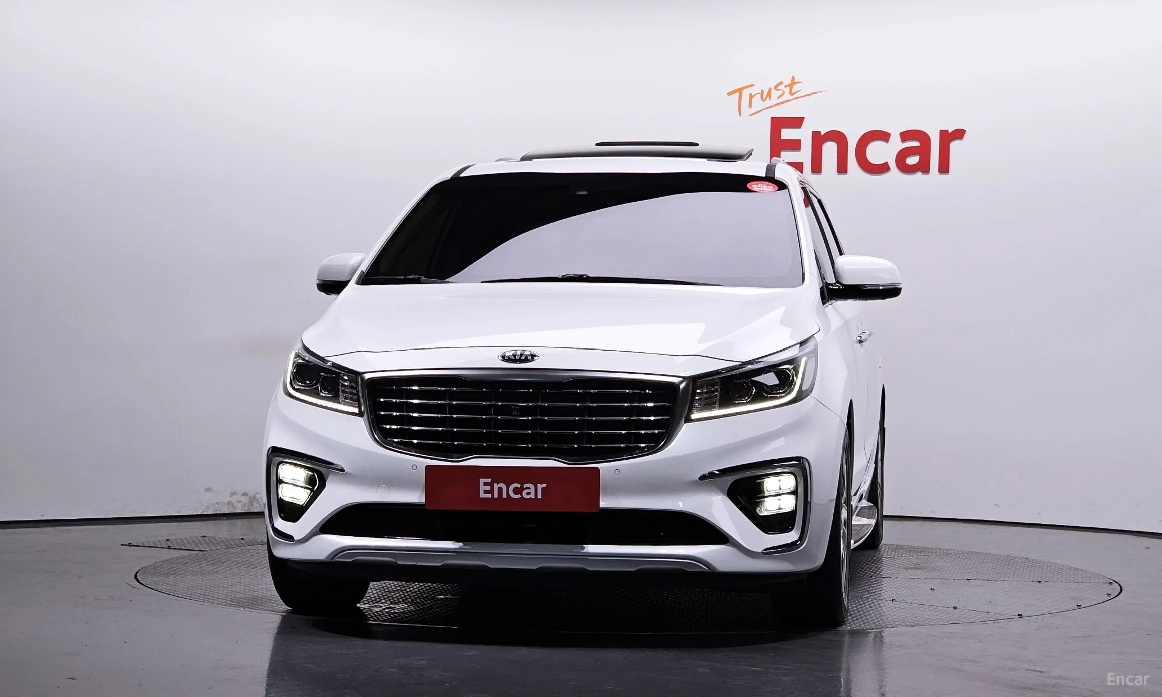 Kia Carnival превью 2