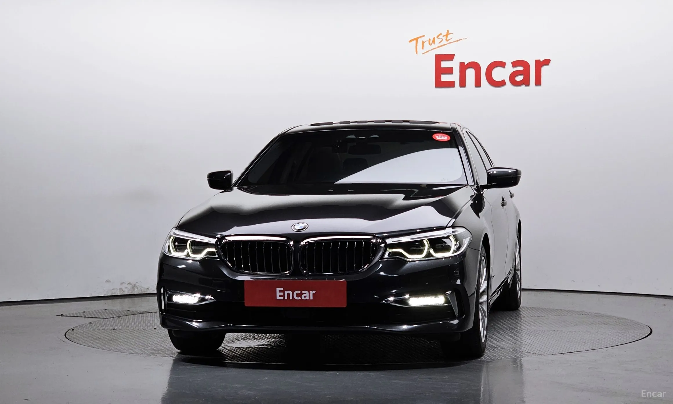 BMW 5 Series (G30) превью 2