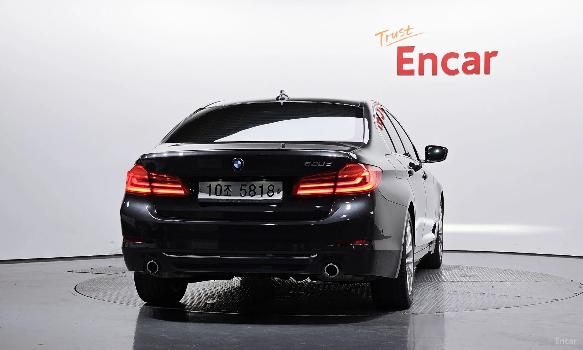 BMW 5 Series (G30) превью 3
