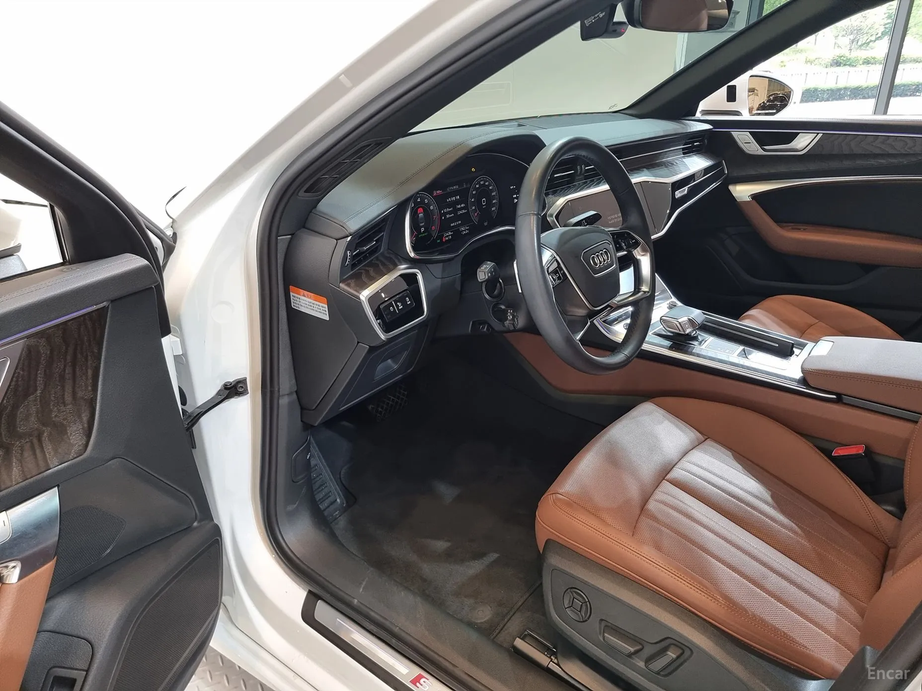 Audi A6 (C8) превью 4