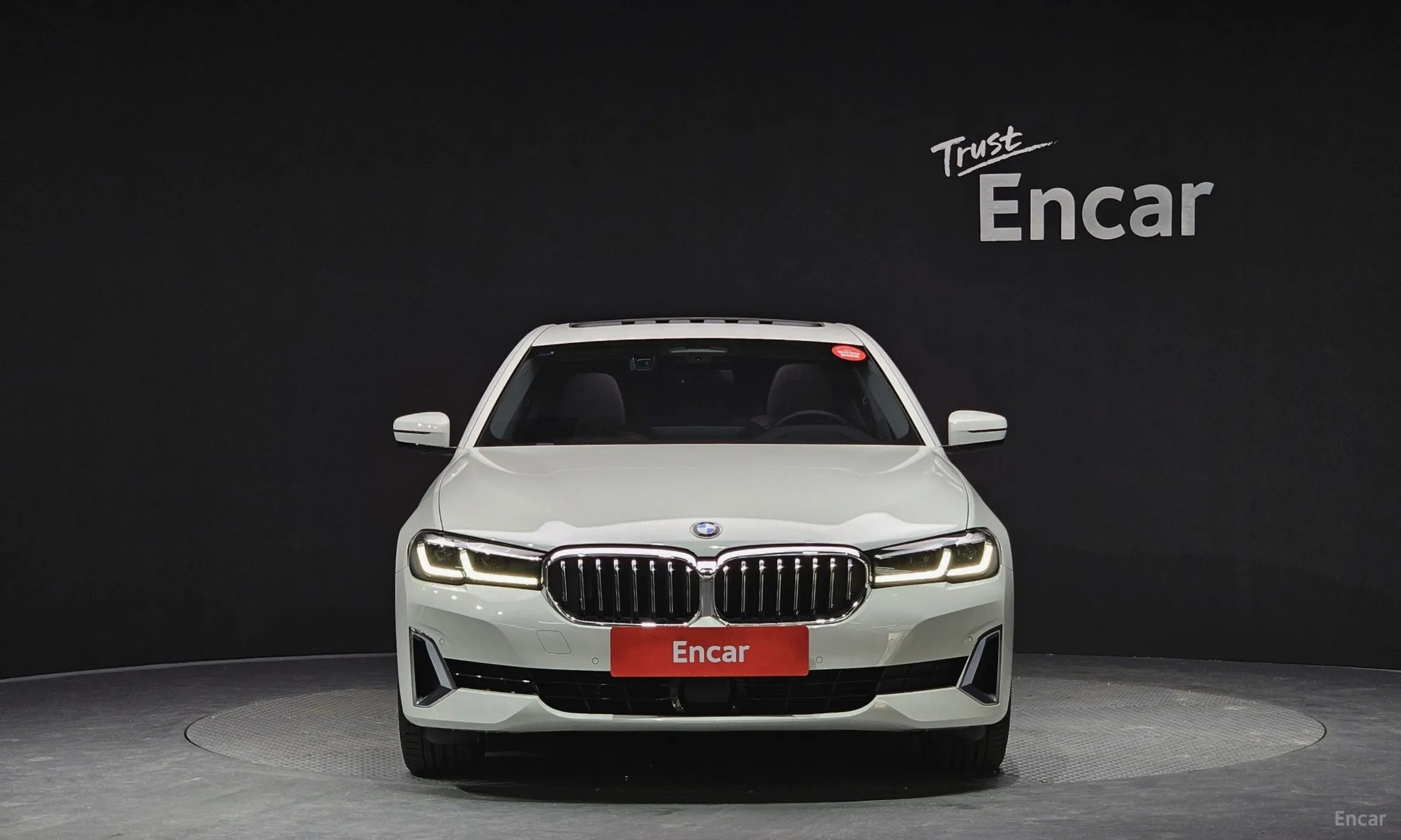 BMW 5 Series (G30) превью 2