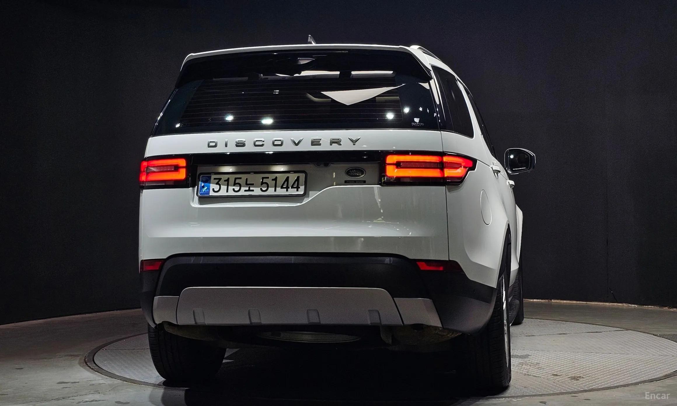 Land Rover Discovery 5 превью 3