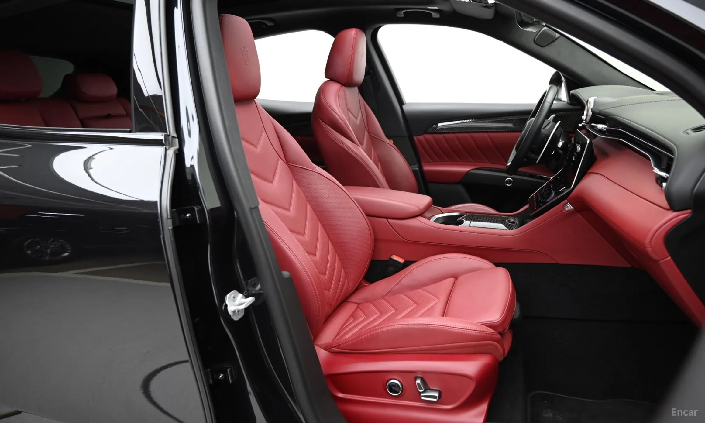 Maserati Grekale превью 10