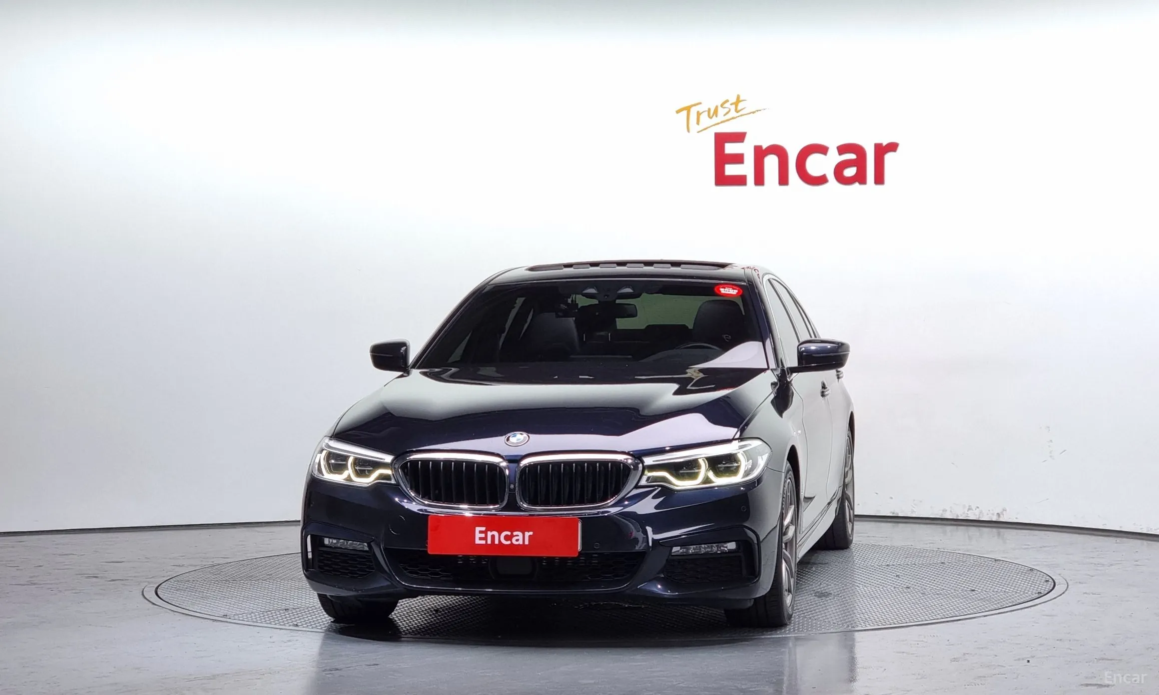 BMW 5 Series (G30) превью 2