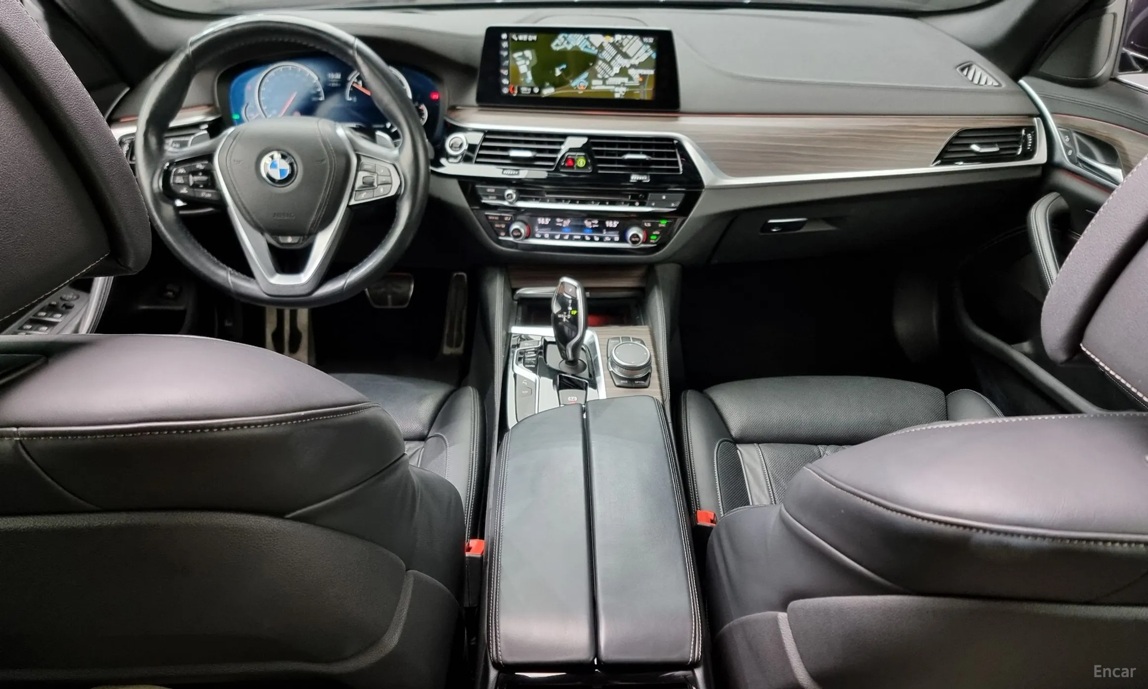 BMW 5 Series (G30) превью 4