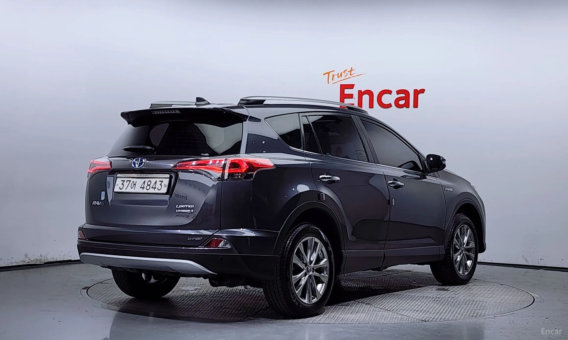Toyota RAV4 превью 2