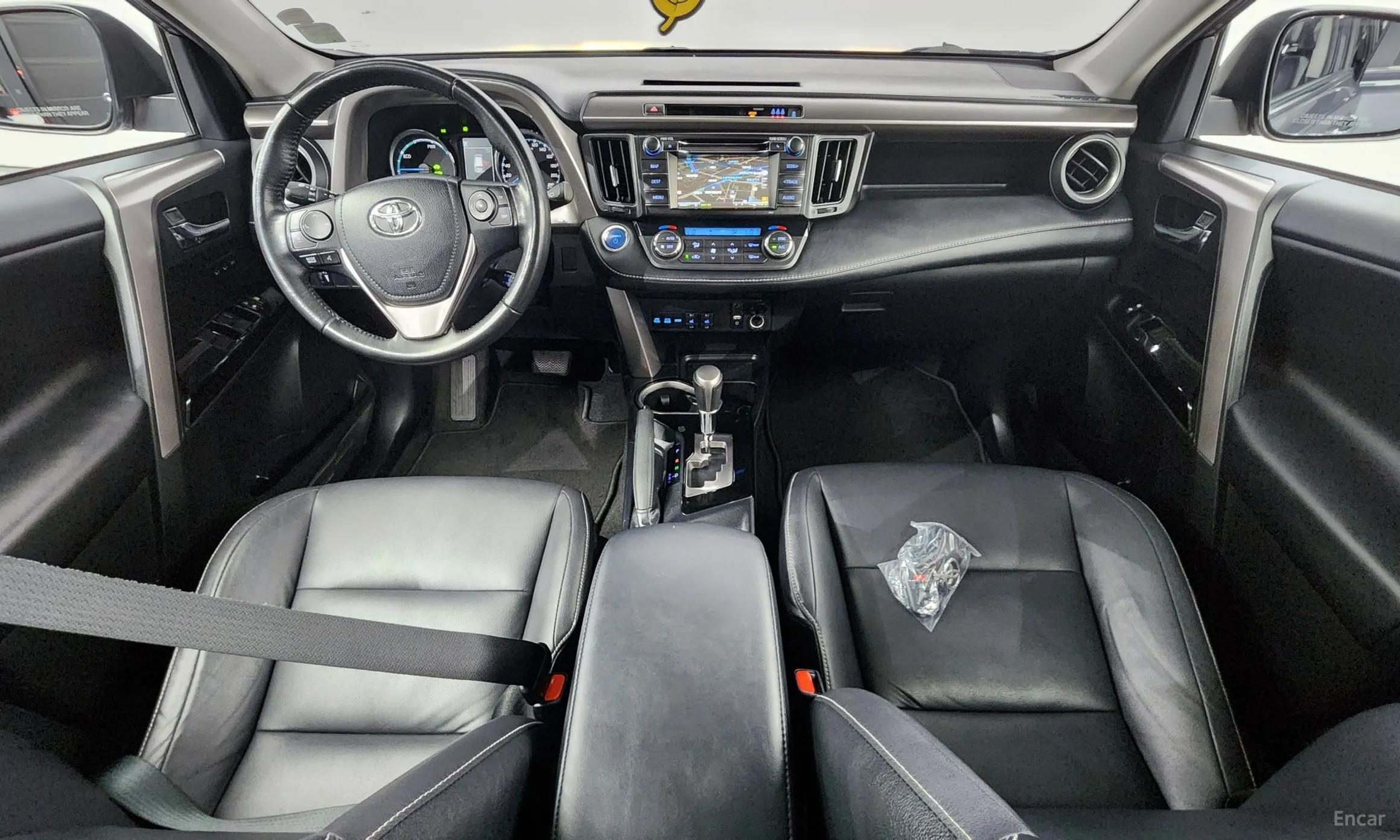 Toyota RAV4 превью 7