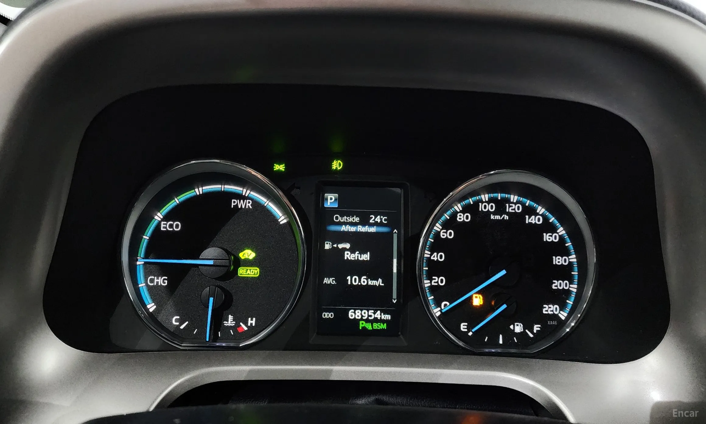 Toyota RAV4 превью 8