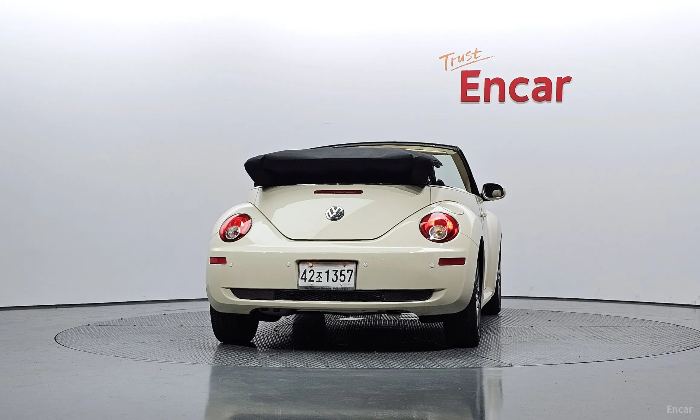 Volkswagen New Beetle превью 3