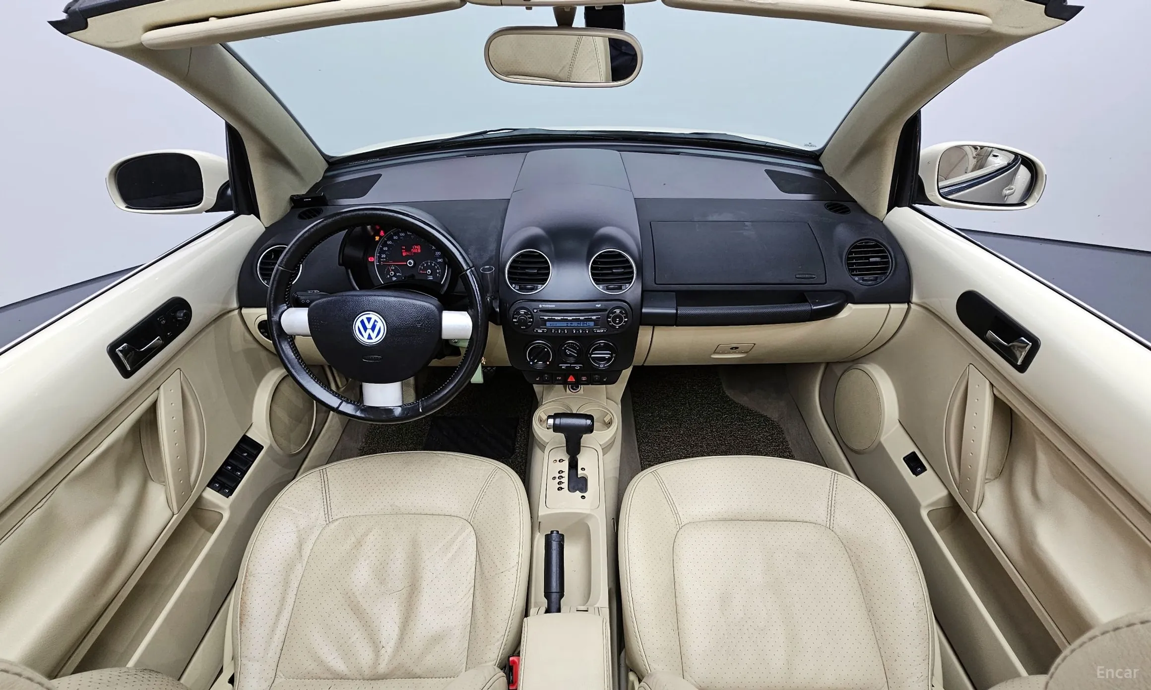 Volkswagen New Beetle превью 4