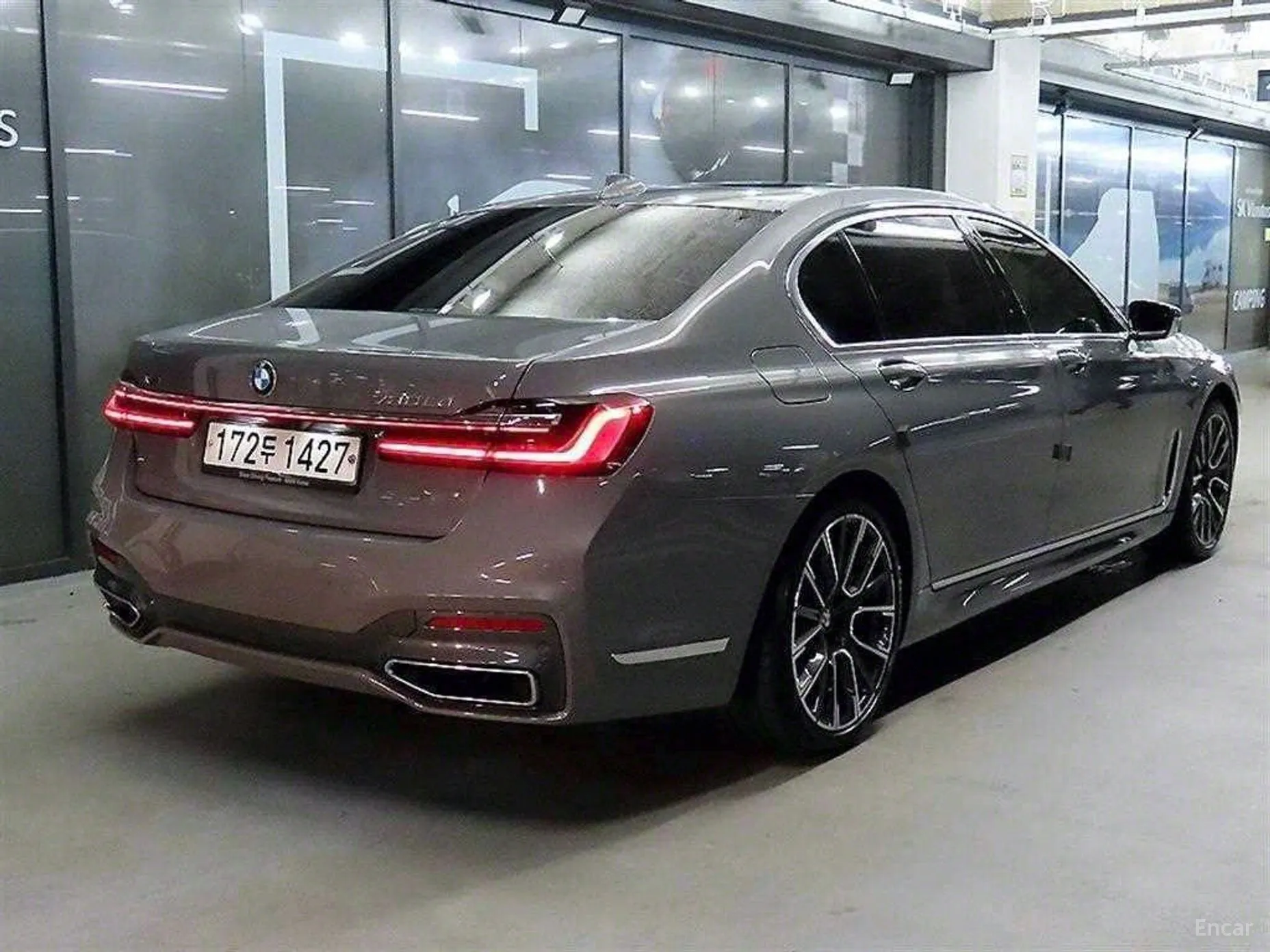 BMW 7 Series (G11) превью 3