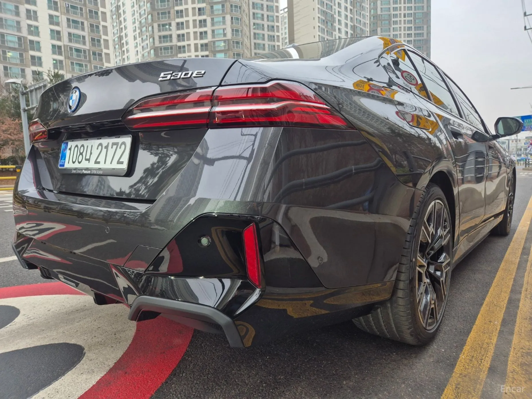 BMW 5 Series (G60) превью 2