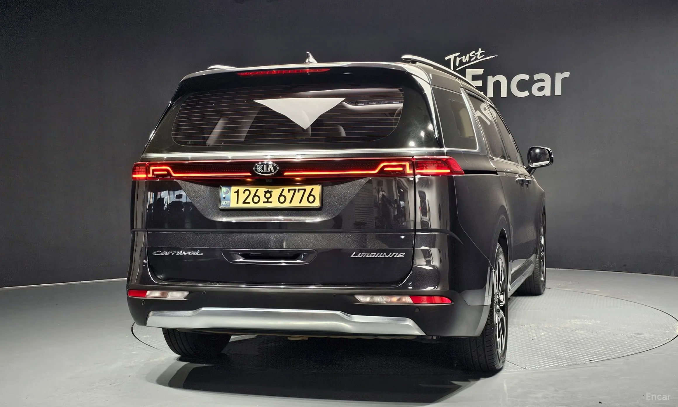 Kia Carnival Gen 4 превью 3