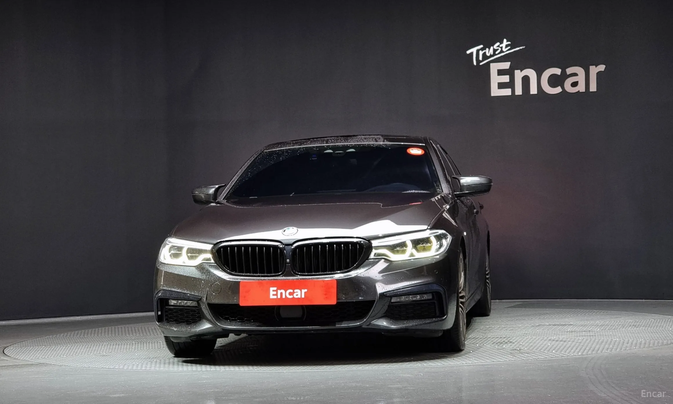 BMW 5 Series (G30) превью 2
