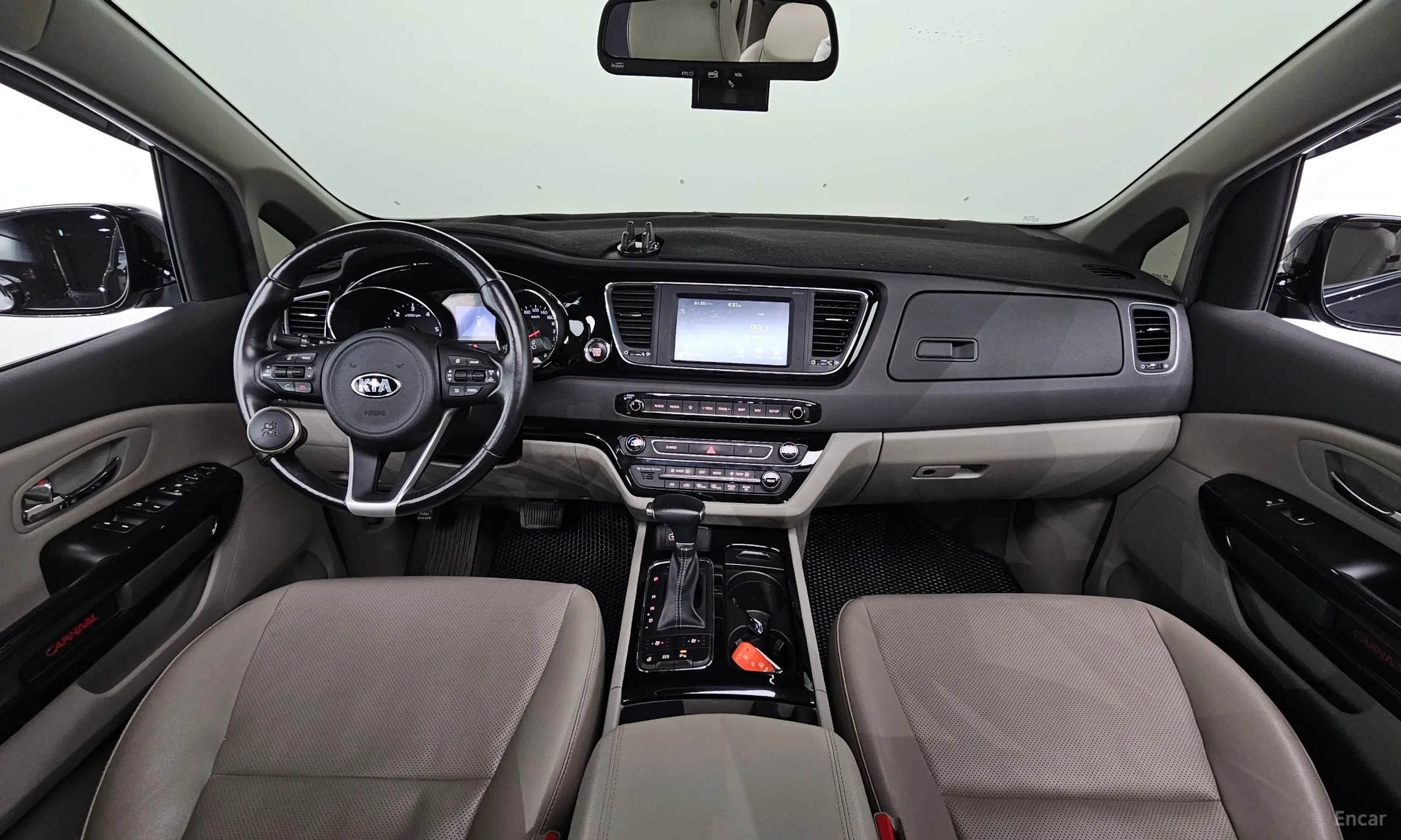 Kia Carnival превью 4