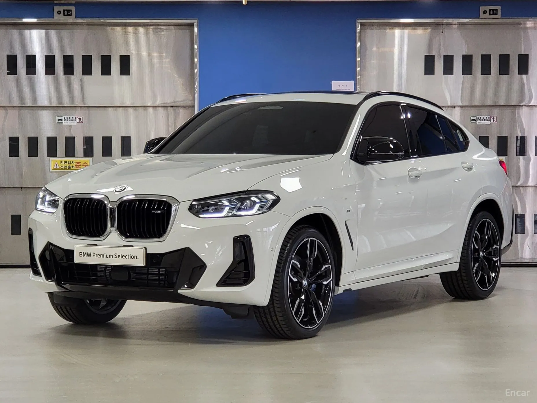 X4 (G02)