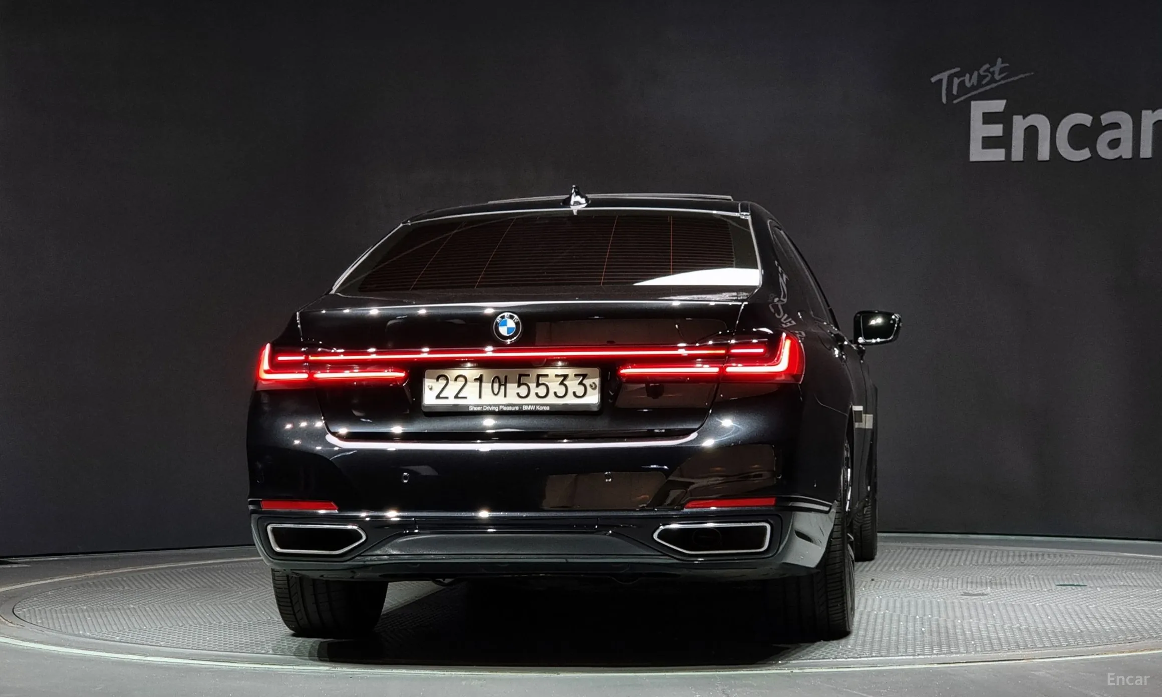 BMW 7 Series (G11) превью 3
