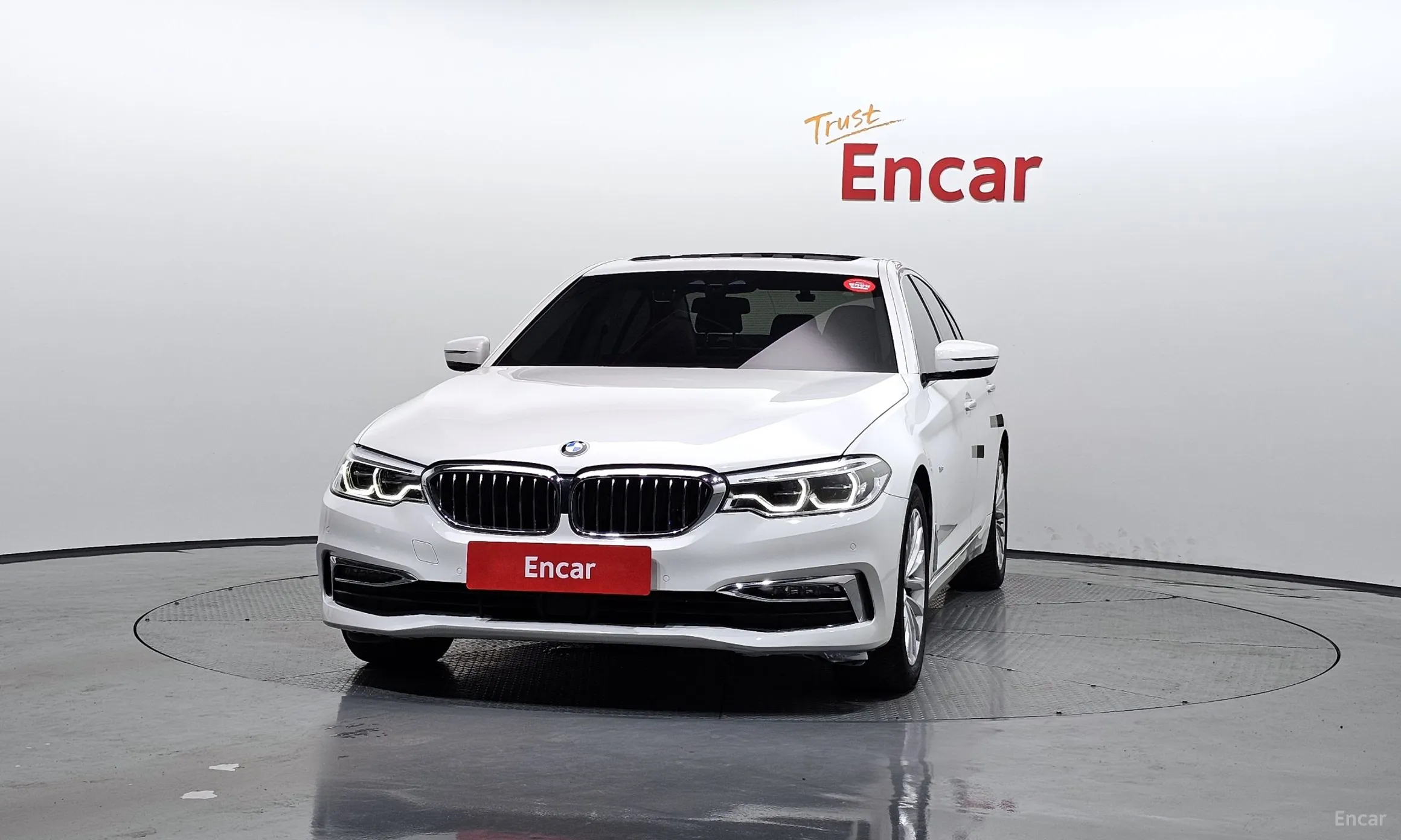 BMW 5 Series (G30) превью 2