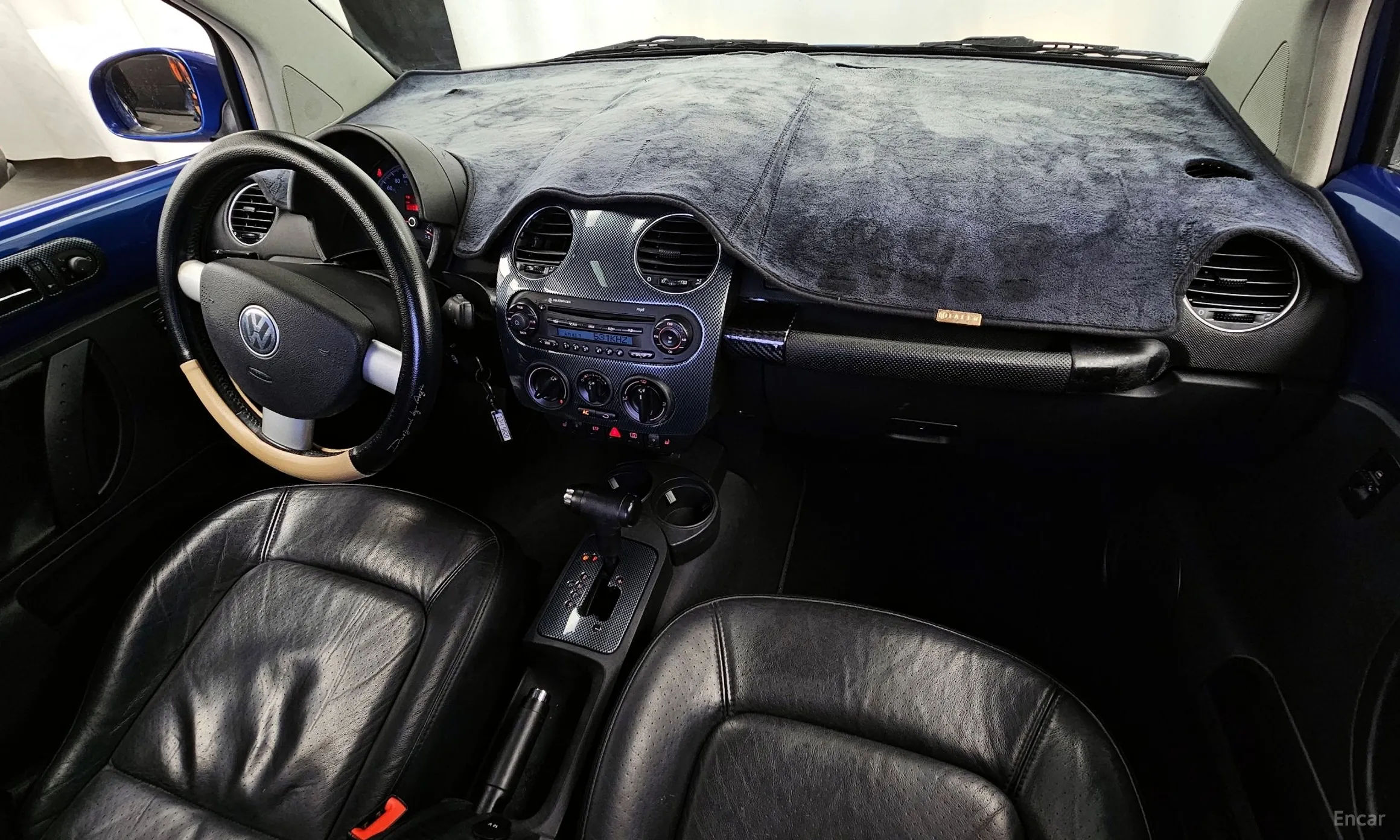 Volkswagen New Beetle превью 4