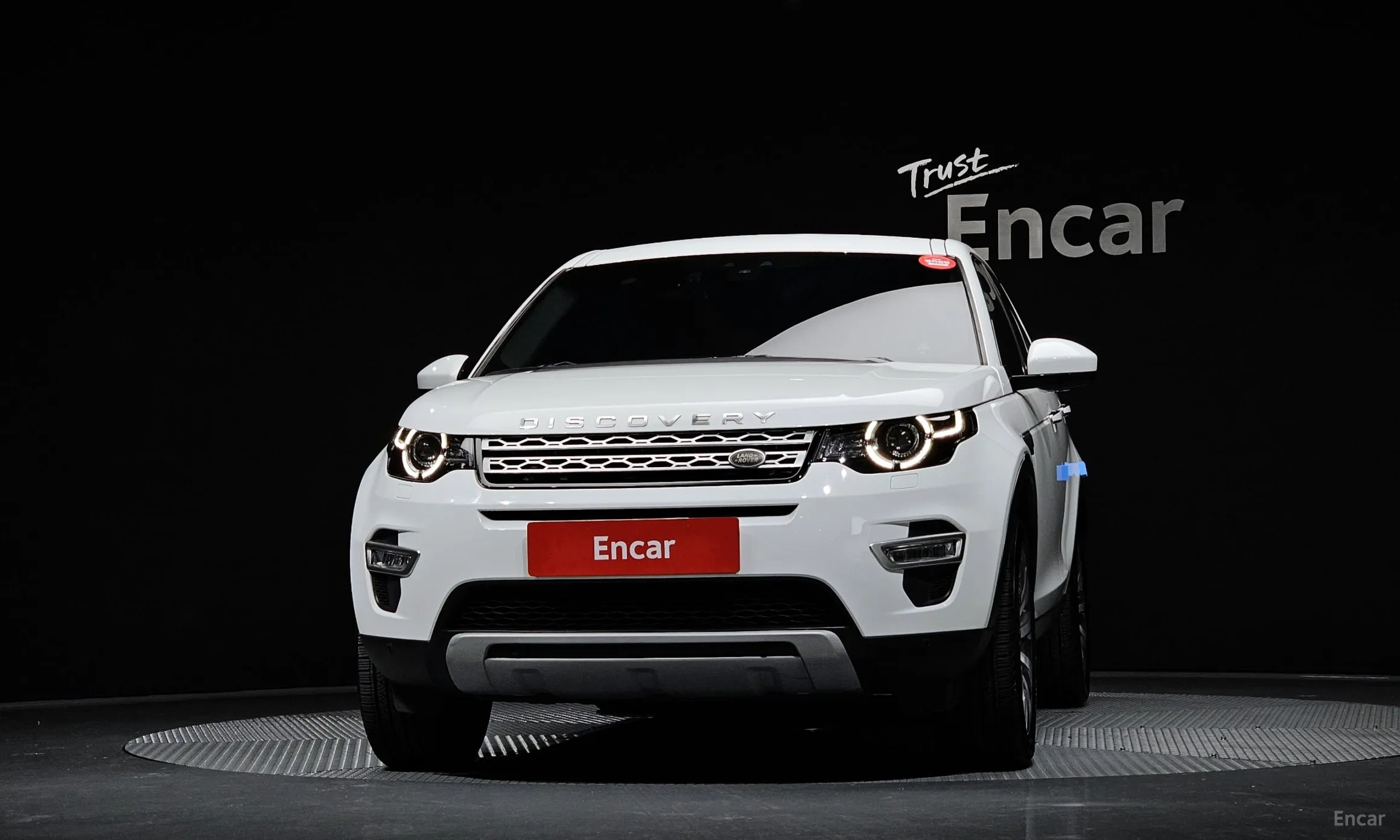 Land Rover Discovery Sports превью 2