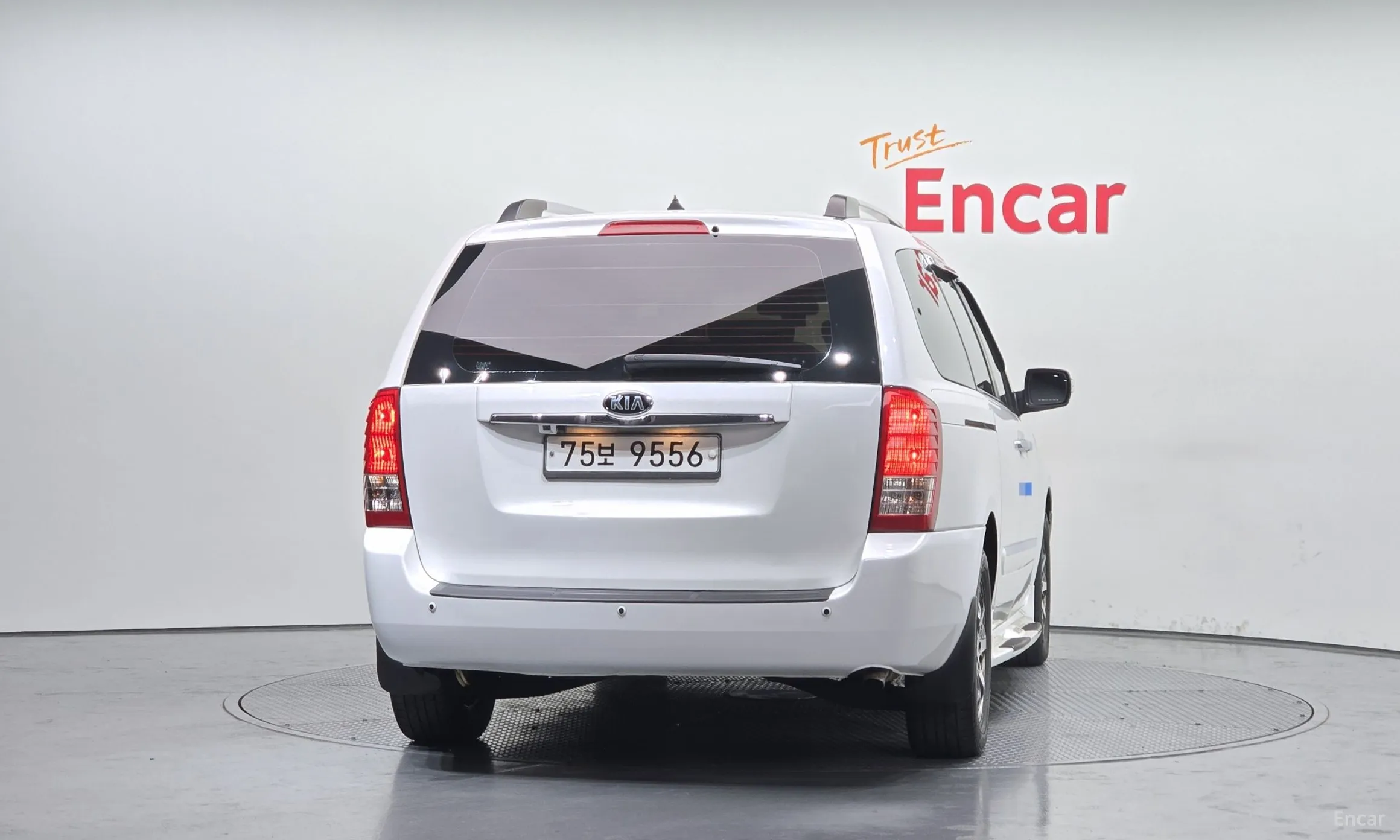 Kia Carnival R превью 3