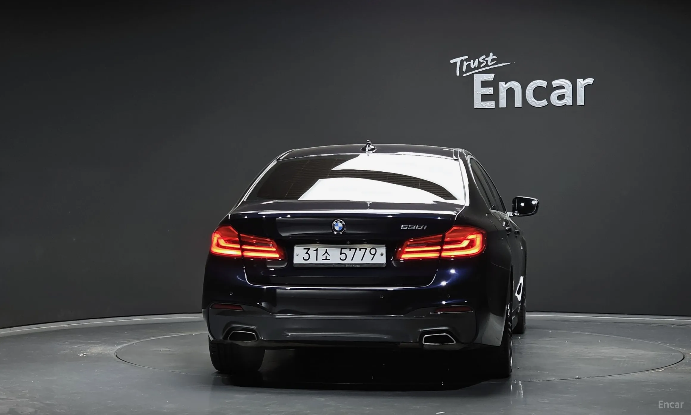BMW 5 Series (G30) превью 3