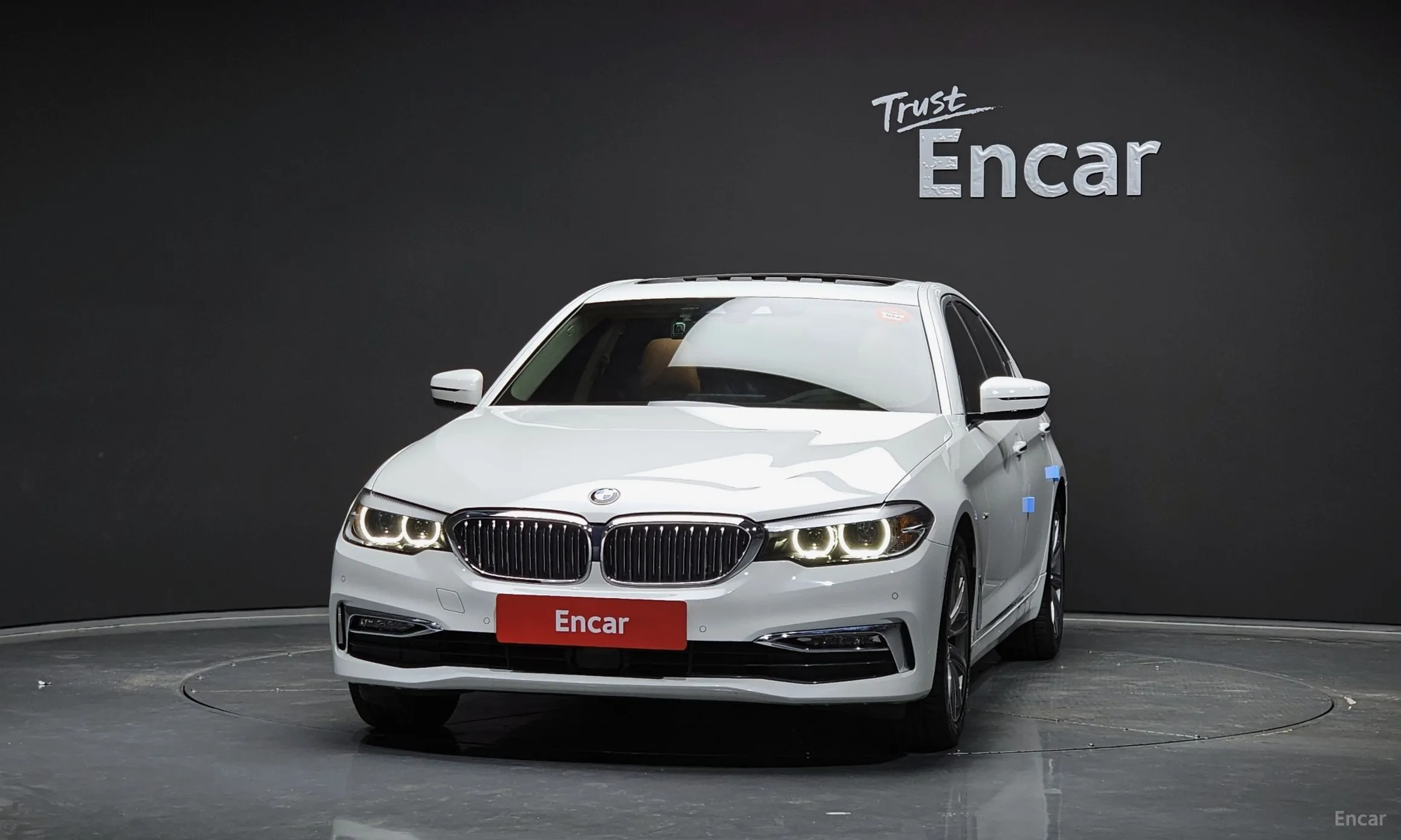 BMW 5 Series (G30) превью 2